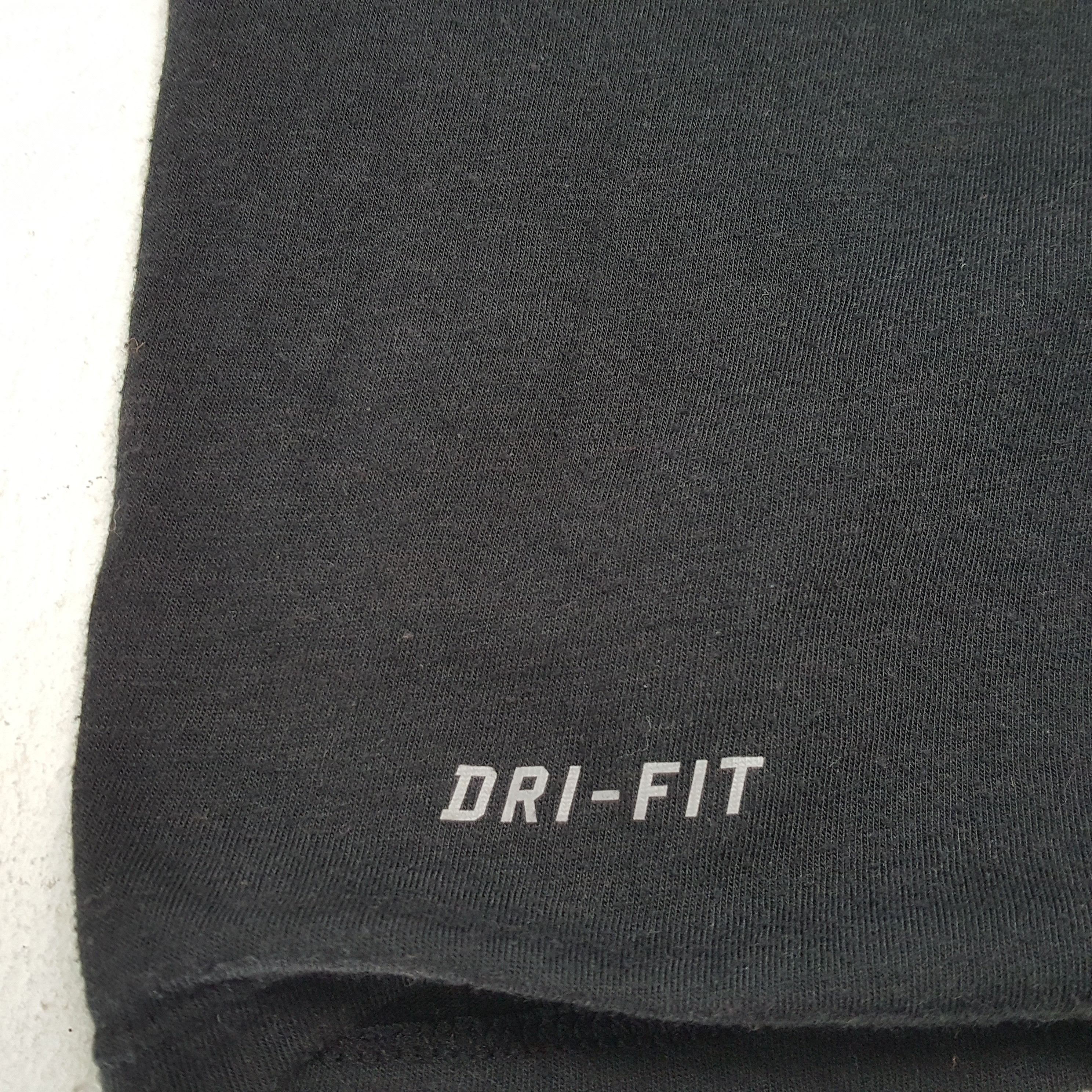 Nike NIKE PORTLAND Center Logo Design Streetwear Tshirt Size US XL / EU 56 / 4 - 5 Thumbnail