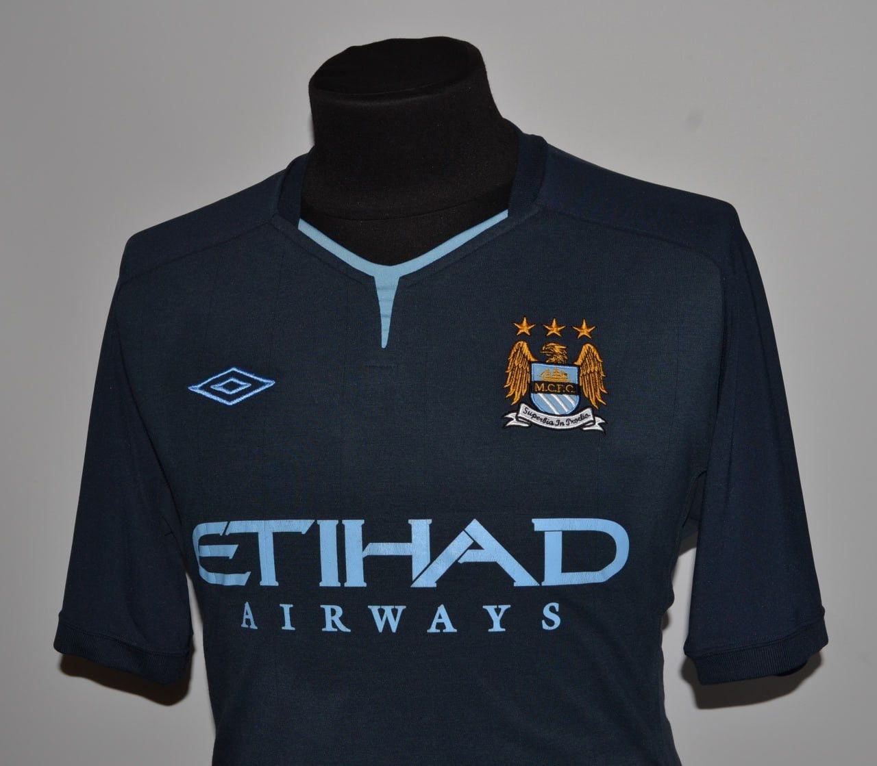 Umbro Umbro Manchester City T-shirt size L Size US L / EU 52-54 / 3 - 2 Thumbnail