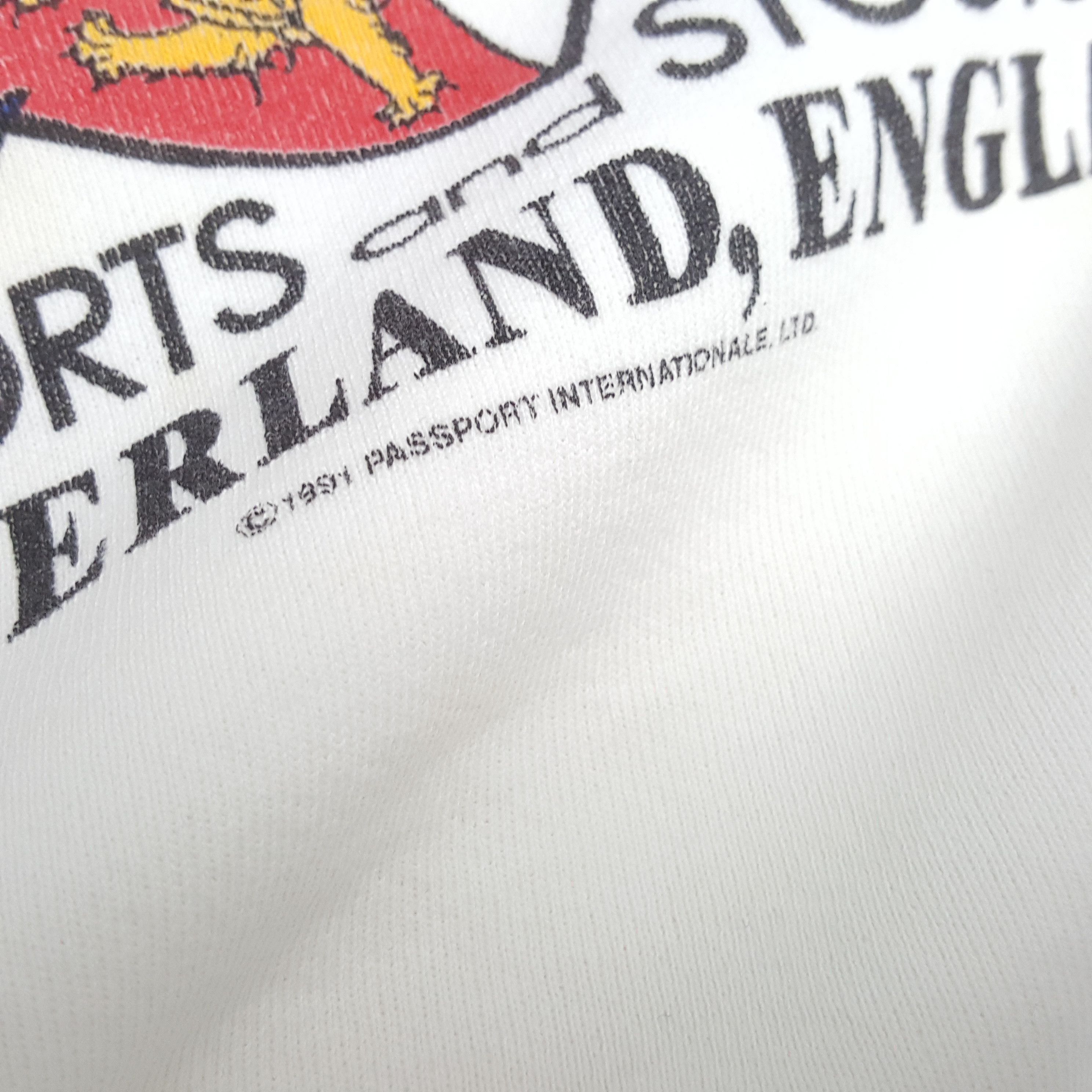 Vintage BUCKLEY'S TAVERN Cumberland England Vintage Swearshirt Size US L / EU 52-54 / 3 - 7 Thumbnail