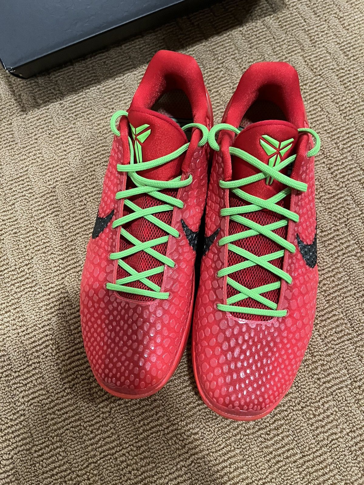 Nike Kobe 6 reverse grinches size 12 Size US 12 / EU 45 - 2 Thumbnail