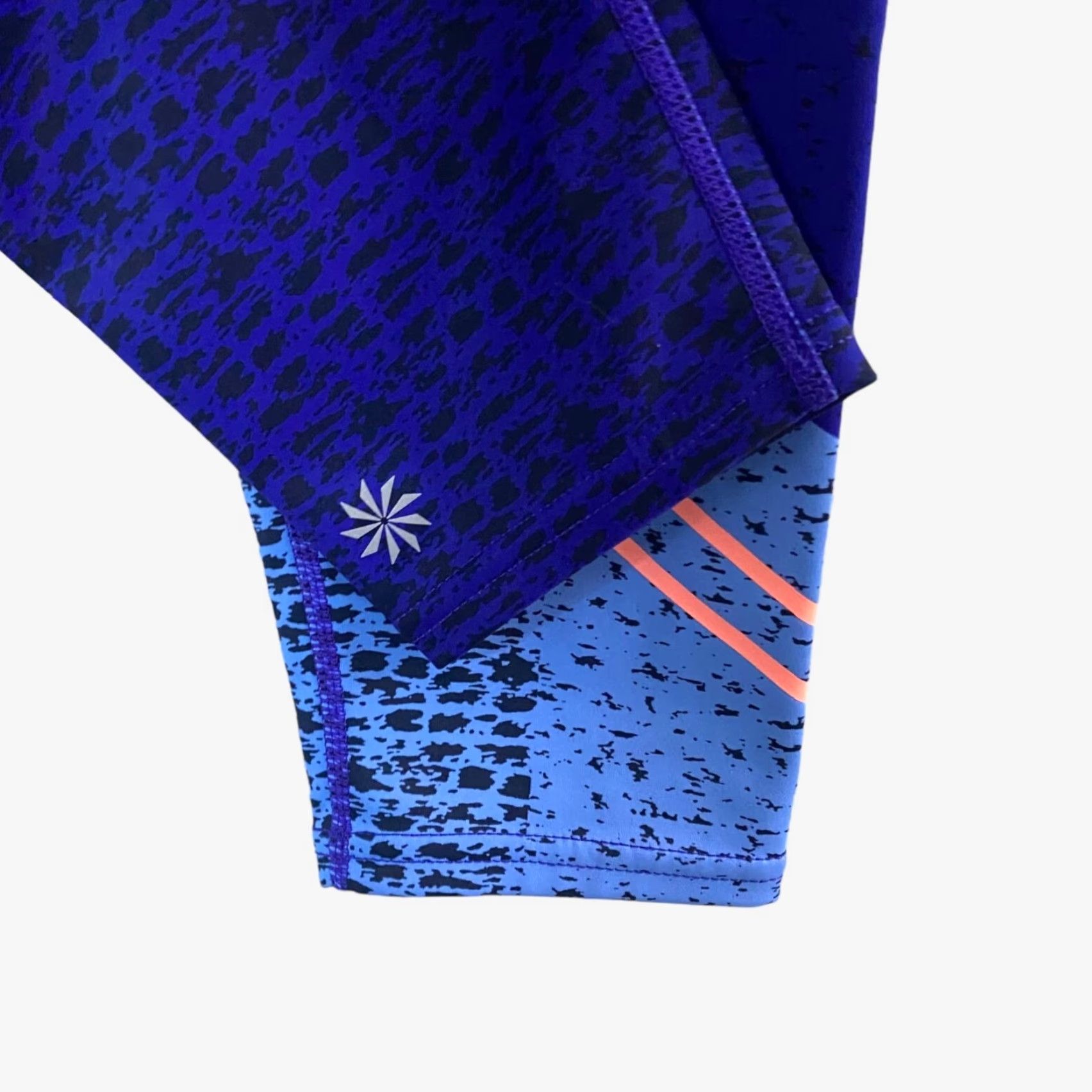Athleta Athleta ASYM Camo Sonar 7/8 Leggings Small Blue Athletic Stretch Yoga Leggings Women's S Blue Athleisure Sports High-Quality Stretch Size 28" / US 6 / IT 42 - 7 Thumbnail