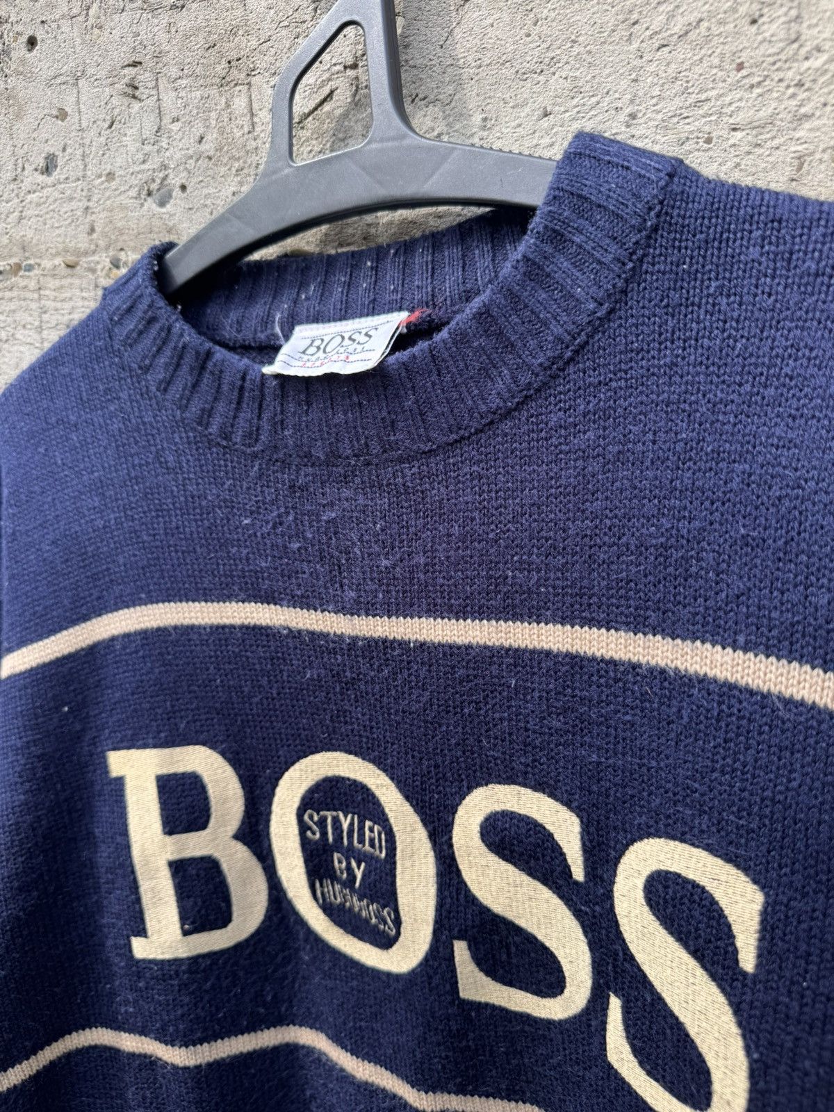 Hugo Boss Vintage Hugo Boss Embroidered Logo Crewneck Men's Sweater Size US M / EU 48-50 / 2 - 8 Thumbnail