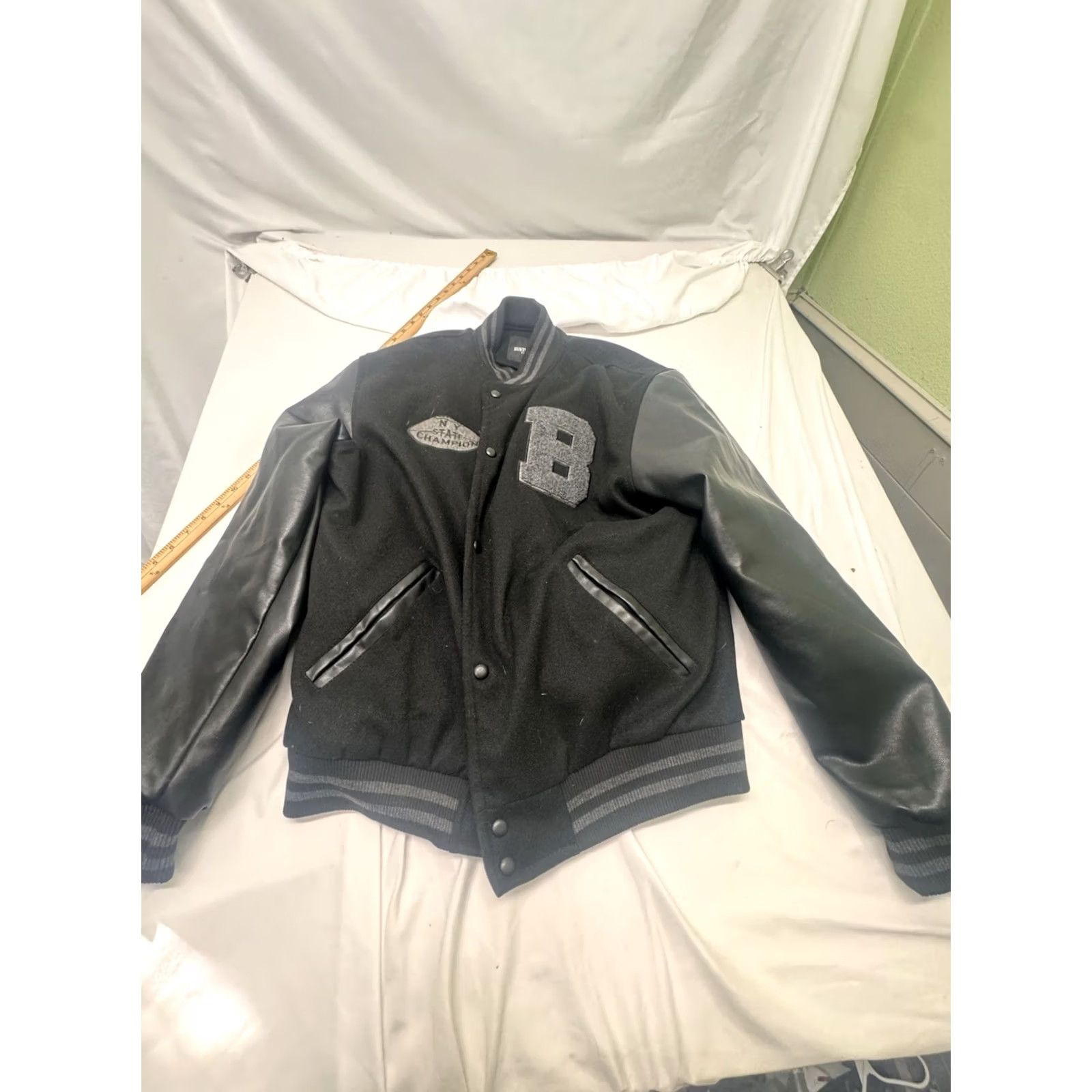 Hunter Hunter Story Varsity Jacket Black XXL Embroidered Logo Casual Mens Size US XXL / EU 58 / 5 - 3 Thumbnail