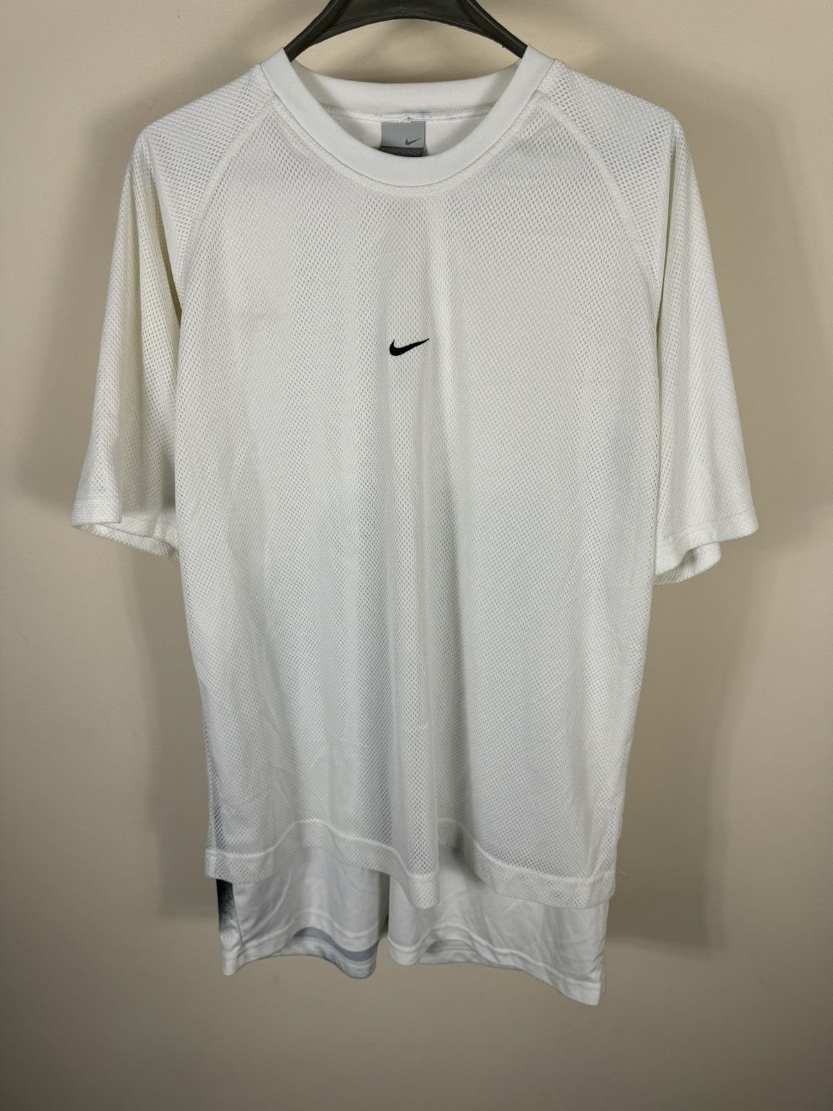 Nike × Vintage Vintage Nike Center Logo Uptempo Mesh T-Shirt Size US L / EU 52-54 / 3 - 1 Thumbnail