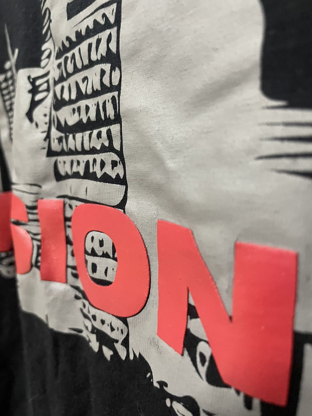 Vision Streetwear Vintage 2000s Vision Street Wear City Graphic Black Tee Size US L / EU 52-54 / 3 - 6 Thumbnail