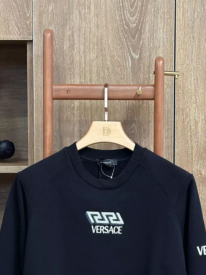 Other Versace Men's casual crew neck sweatshirt with long sleeve Size US S / EU 44-46 / 1 - 4 Thumbnail