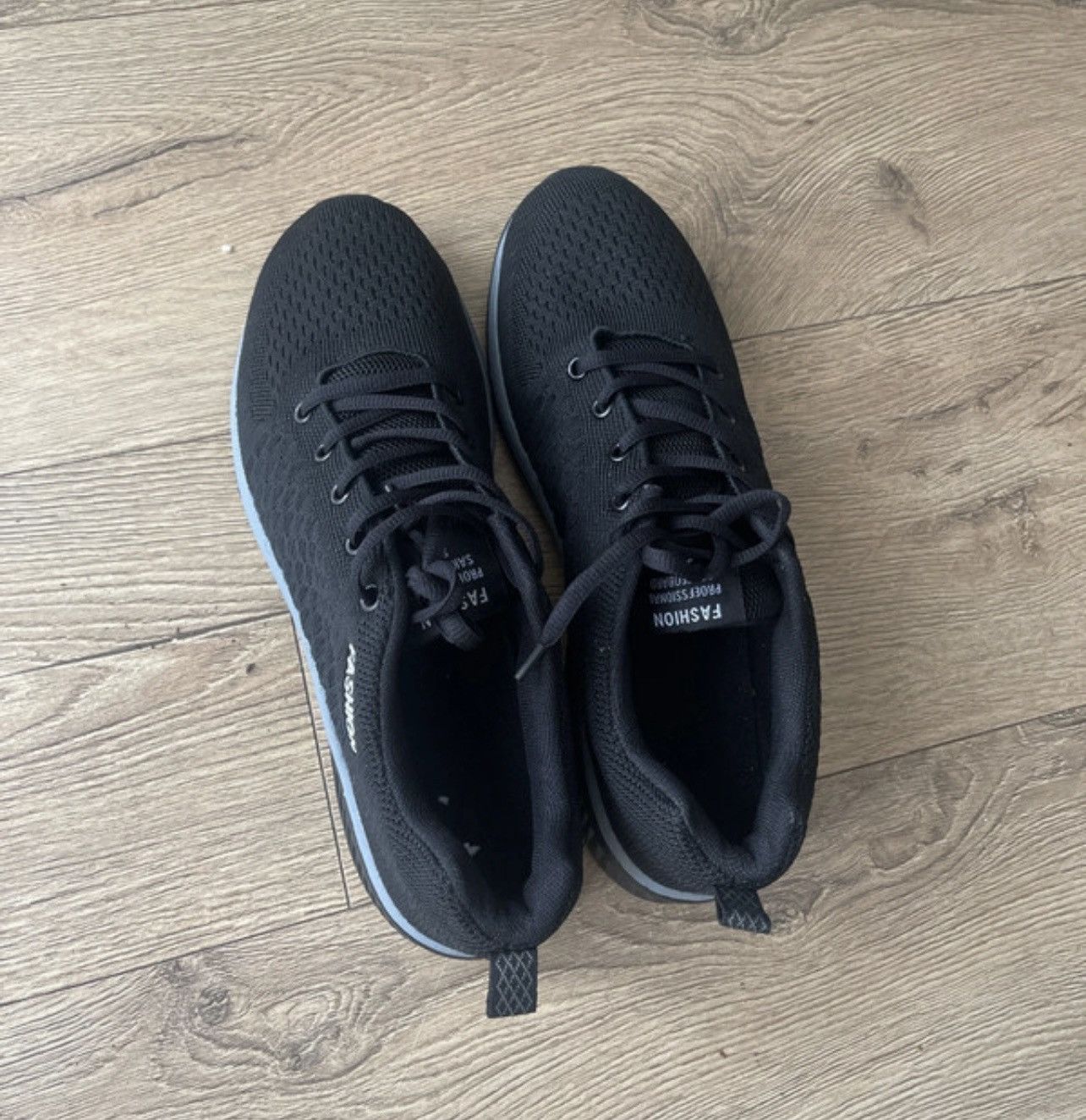 Other Casual running trainers (Unisex) Size US 9.5 / EU 42-43 - 2 Thumbnail