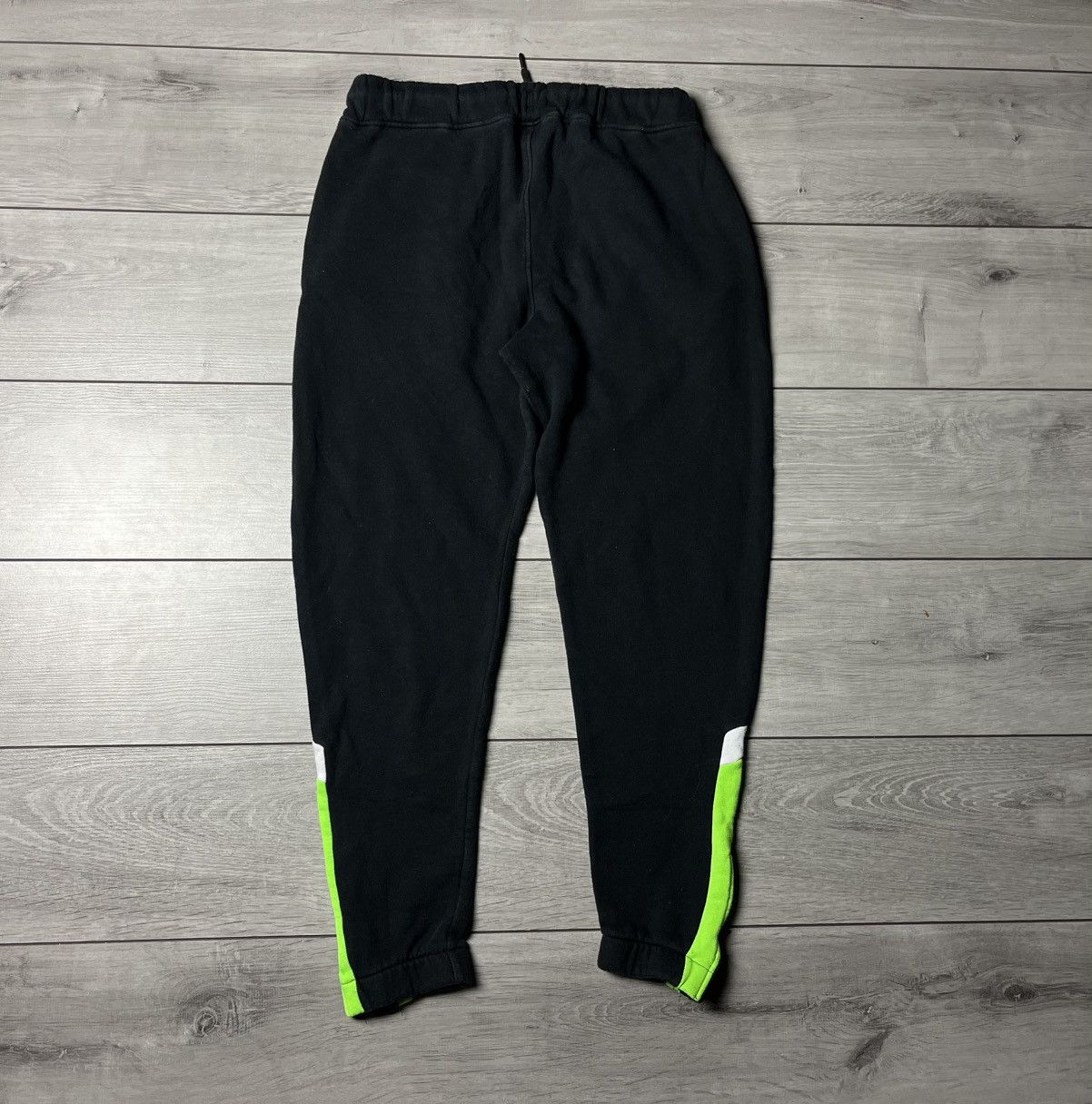 Trapstar London Trapstar london sweatpants suit center logo size Medium Size US M / EU 48-50 / 2 - 9 Thumbnail