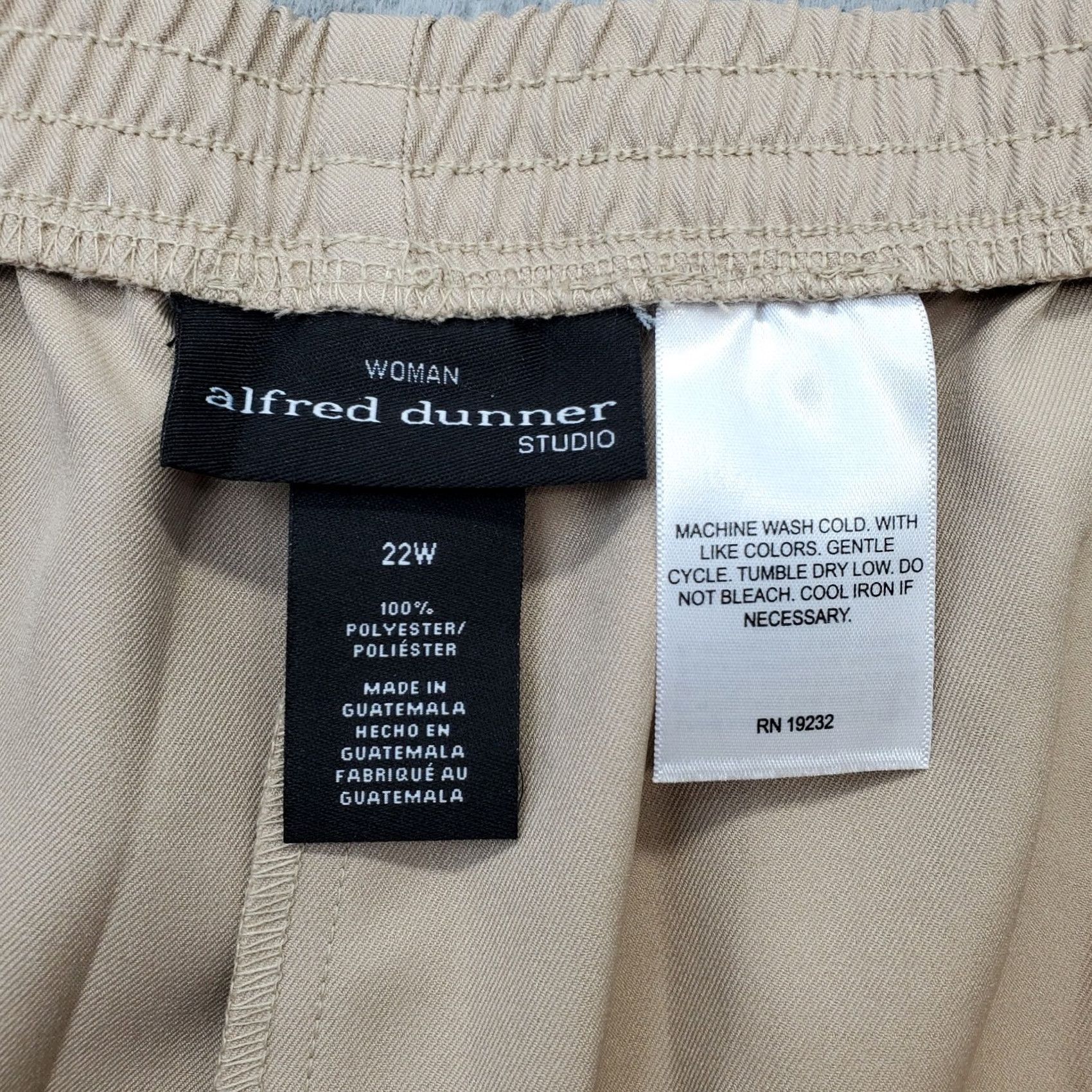 Vintage Alfred Dunner Capri Pants Womens Size 22W Brown Classic Fit Size 40" / US 18 - 6 Thumbnail