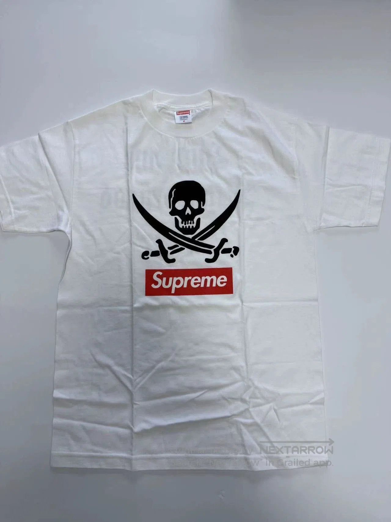 Supreme White Skull and Cross s Graphic T. Size US M / EU 48-50 / 2 - 1 Thumbnail