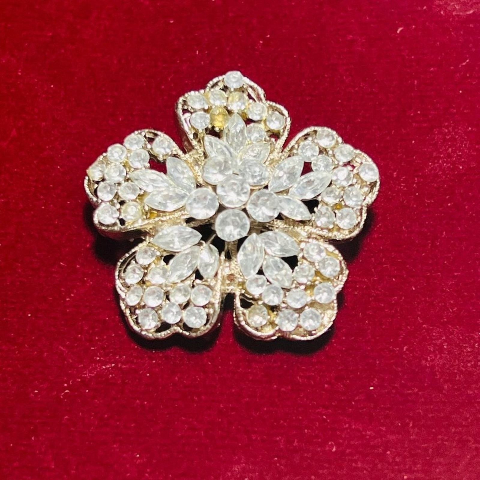 & Other Stories Vintage LDA Rhinestone 5 Petal Silvertone Flower Brooch Size ONE SIZE - 1 Thumbnail