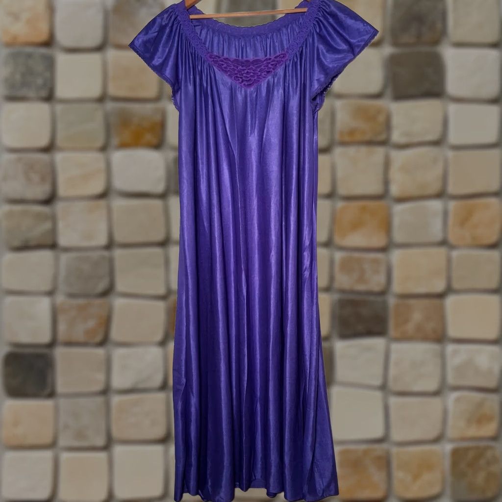 Vintage VINTAGE Smart Fit Purple Nightgown Maxi Nylon Lace Flutter USA Plus Size 26 W Womens Size ONE SIZE - 1 Thumbnail