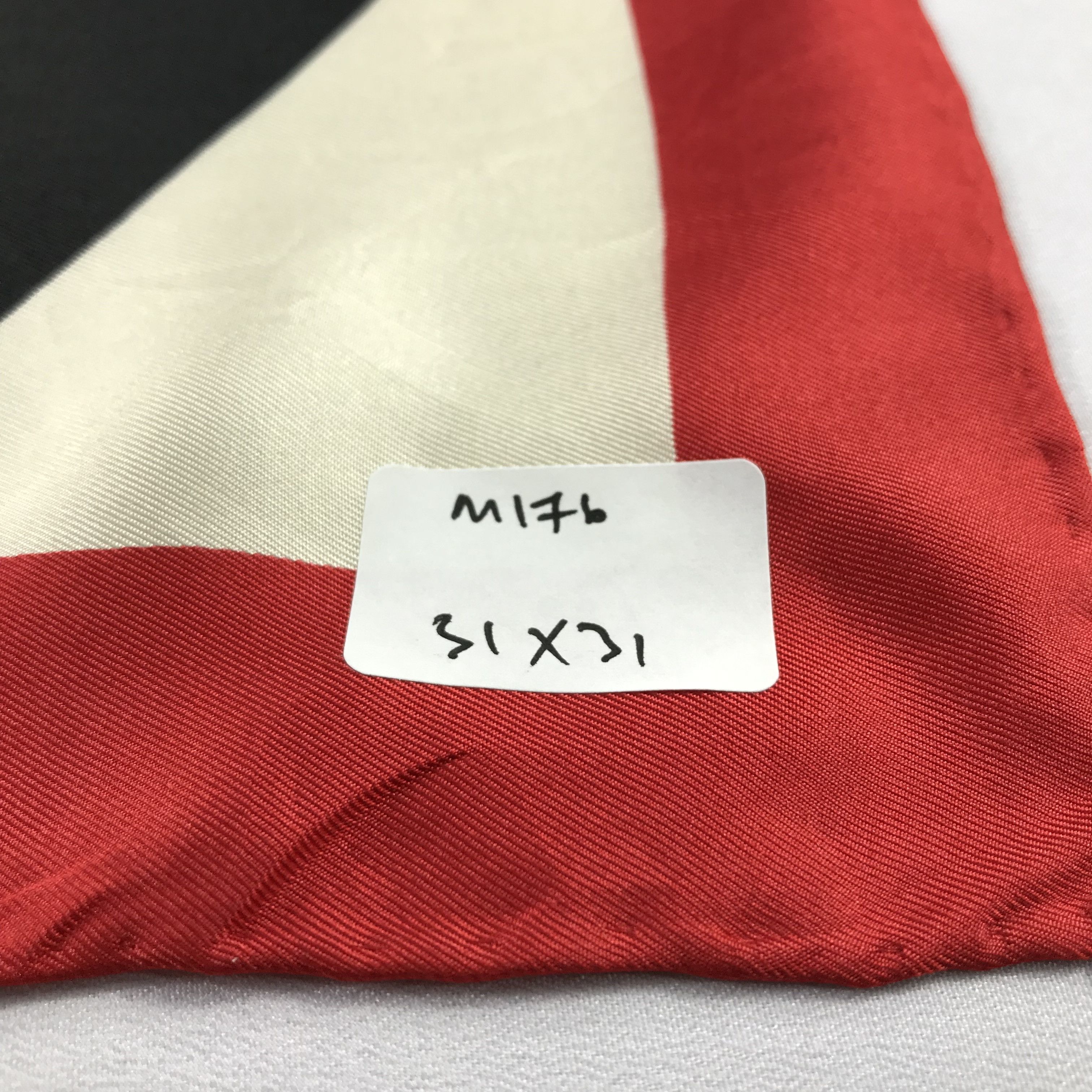 Japanese Brand Vintage Luxury Design Floral Silk Scarf M176 Size ONE SIZE - 5 Thumbnail