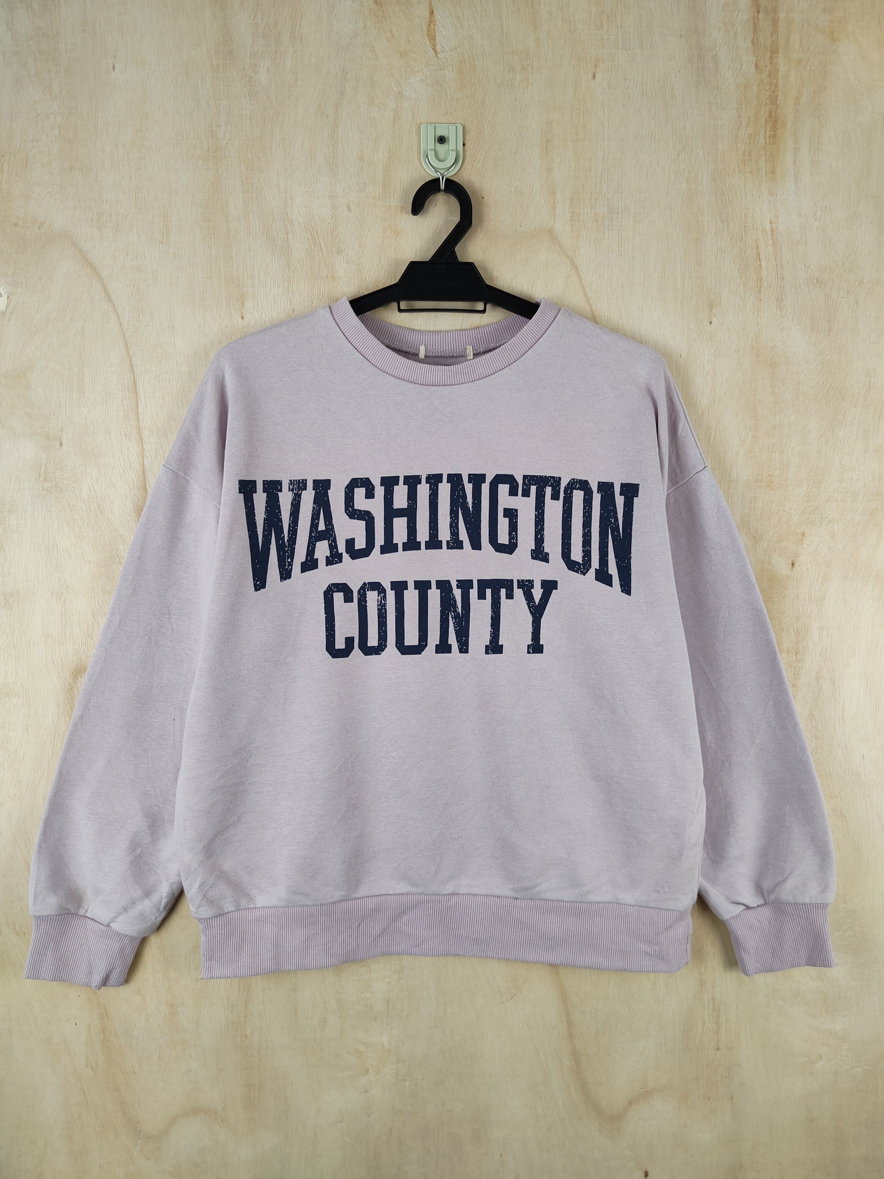 image of Vintage Light Purple Sweatshirts S2562, Women's (Size Large)