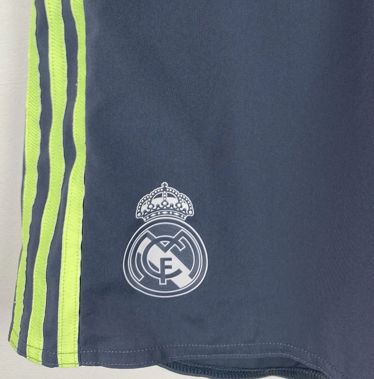 Adidas Adidas Real Madrid 2015-2016 Away Soccer Football Shorts Size US 30 / EU 46 - 2 Thumbnail