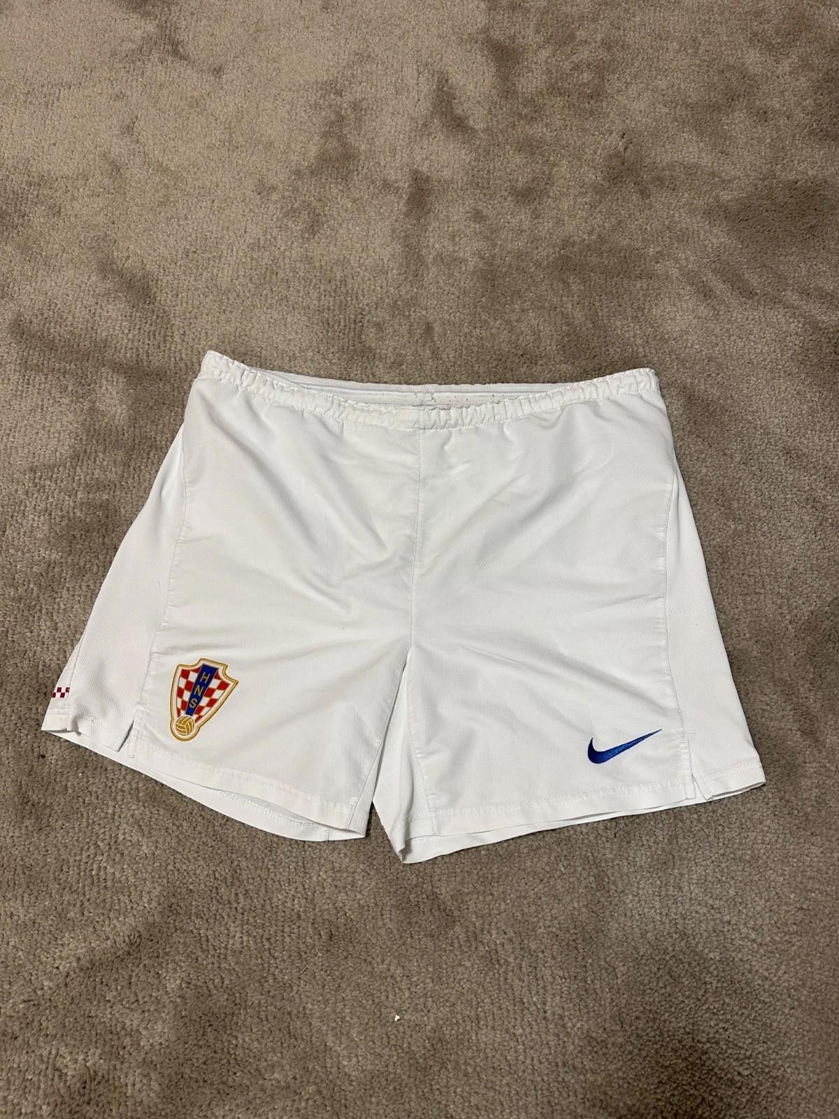 Nike Nike Vintage 2008-09 Croatia Home Football Soccer Shorts Size US 34 / EU 50 - 1 Thumbnail