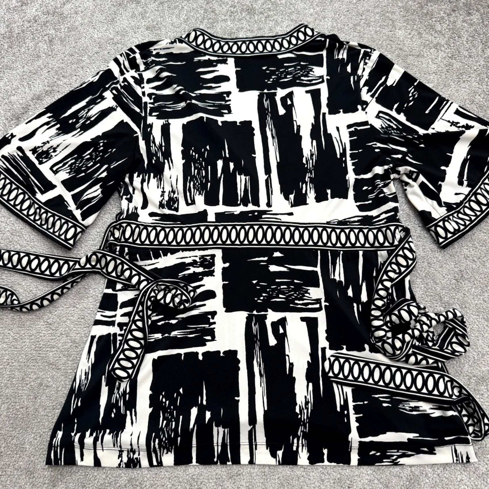 Bcbgmaxazria BCBMaxazria Kimono Tunic Wrap Top Womens XL Multicolor Abstract Blouse Belted 3/4 Sleeve V-Neck Casual Shine Size XL / US 12-14 / IT 48-50 - 3 Thumbnail