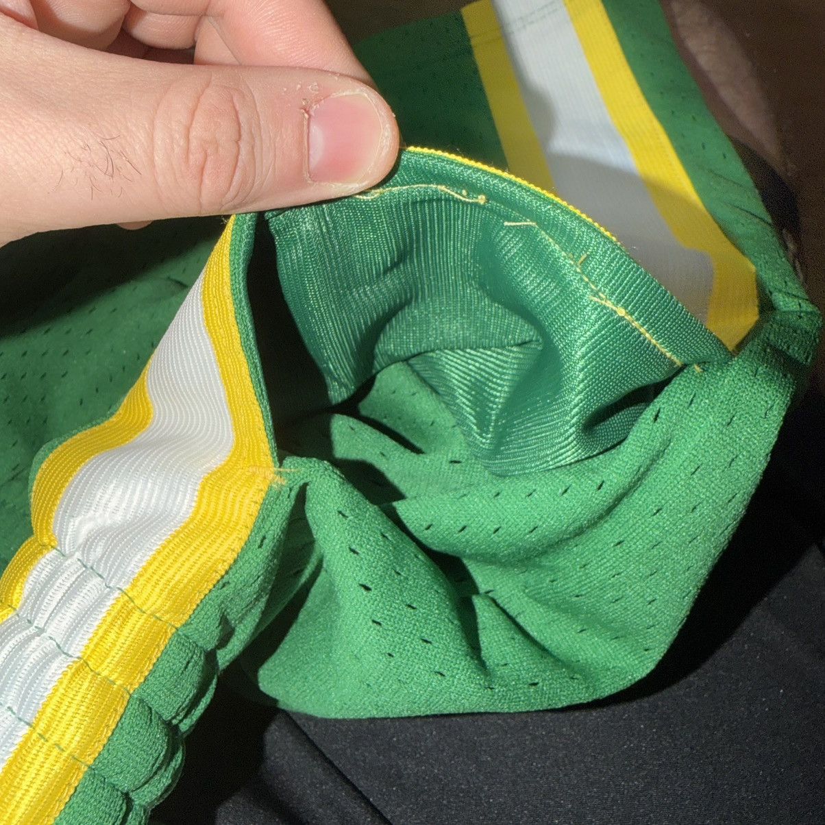 Mitchell & Ness NWT Mitchell & Ness Supersonics Swingman Shorts Mens SM Size US 30 / EU 46 - 8 Thumbnail