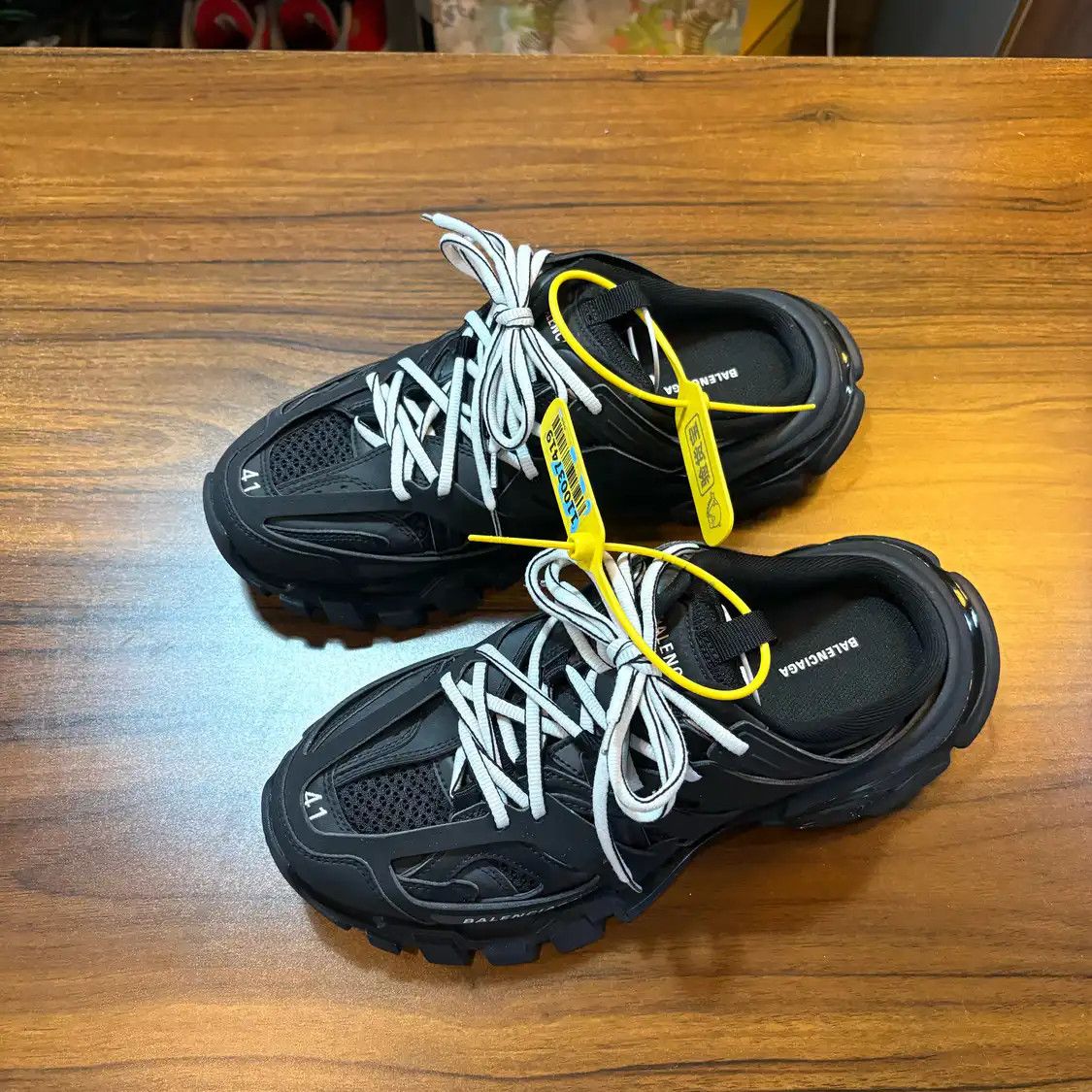 Balenciaga Balenciaga Track in Black - Size 41 | Grailed