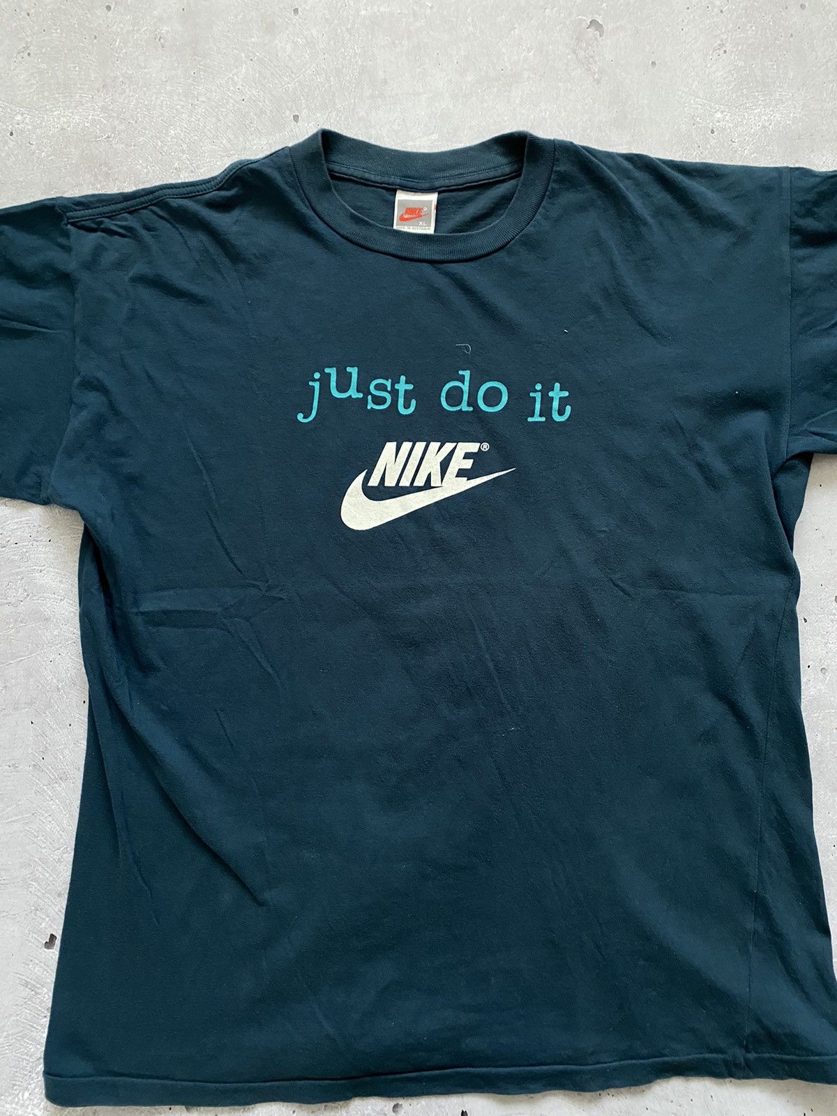 Nike × Vintage ⚠️Vintage nike big logo t shirt,rare,y2k,retro hype Size US XL / EU 56 / 4 - 3 Thumbnail