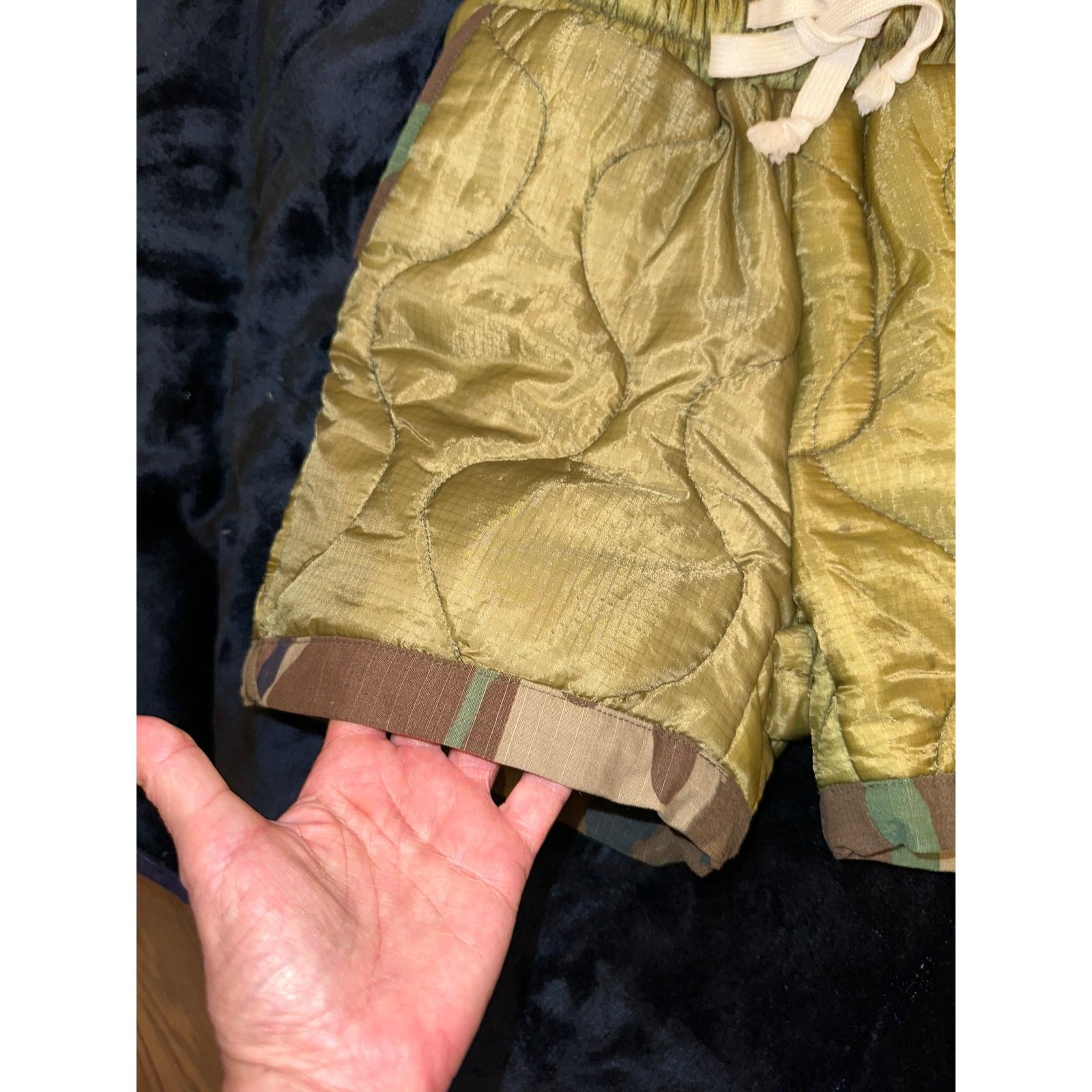 Other NWT RILEY VINTAGE QUILTED ARMY CAMO TRIM SHORTS XS Size 26" / US 2 / IT 38 - 4 Thumbnail