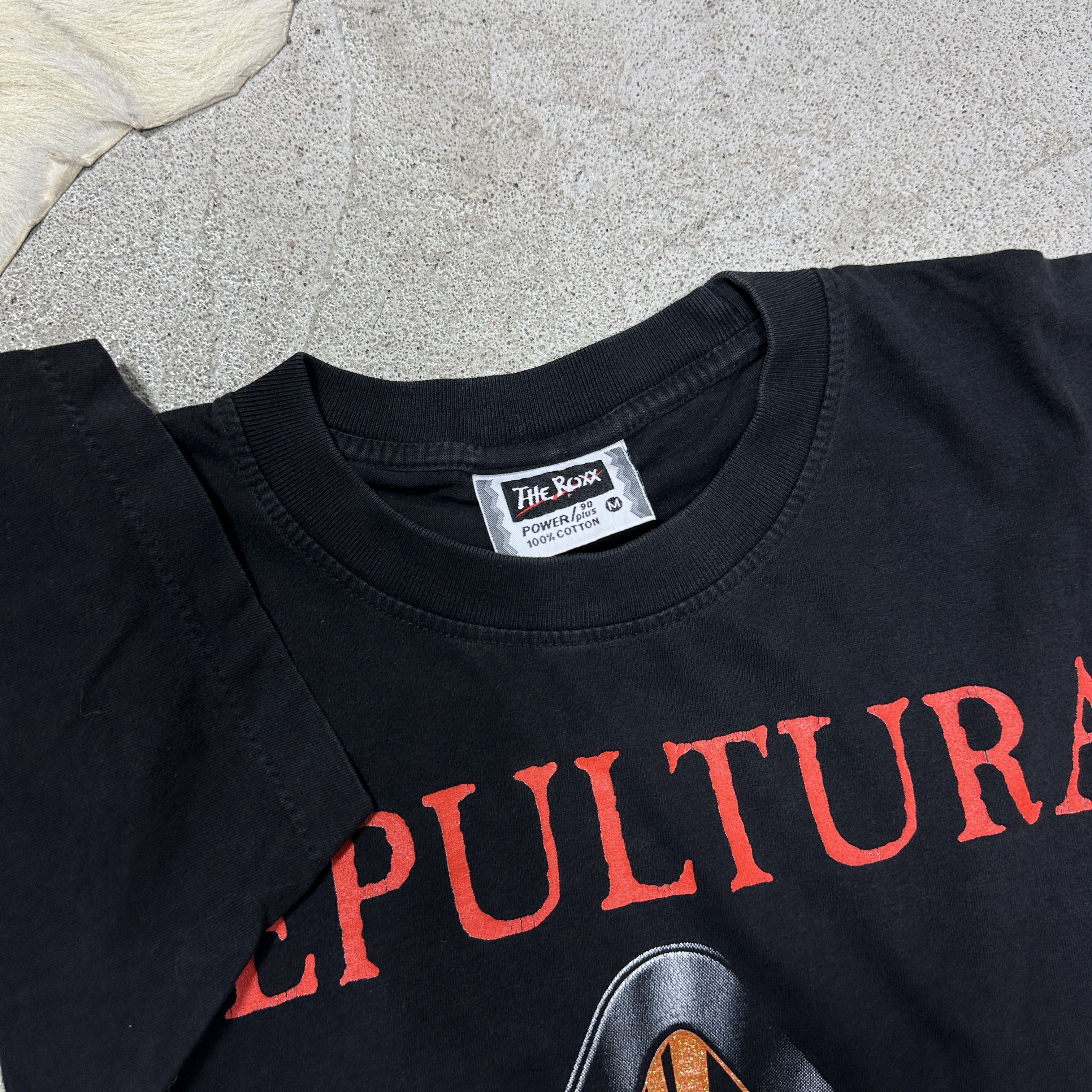 Vintage Vintage Avant Garde Printed Oversize Sepultura T-shirt 00s Size US M / EU 48-50 / 2 - 3 Thumbnail