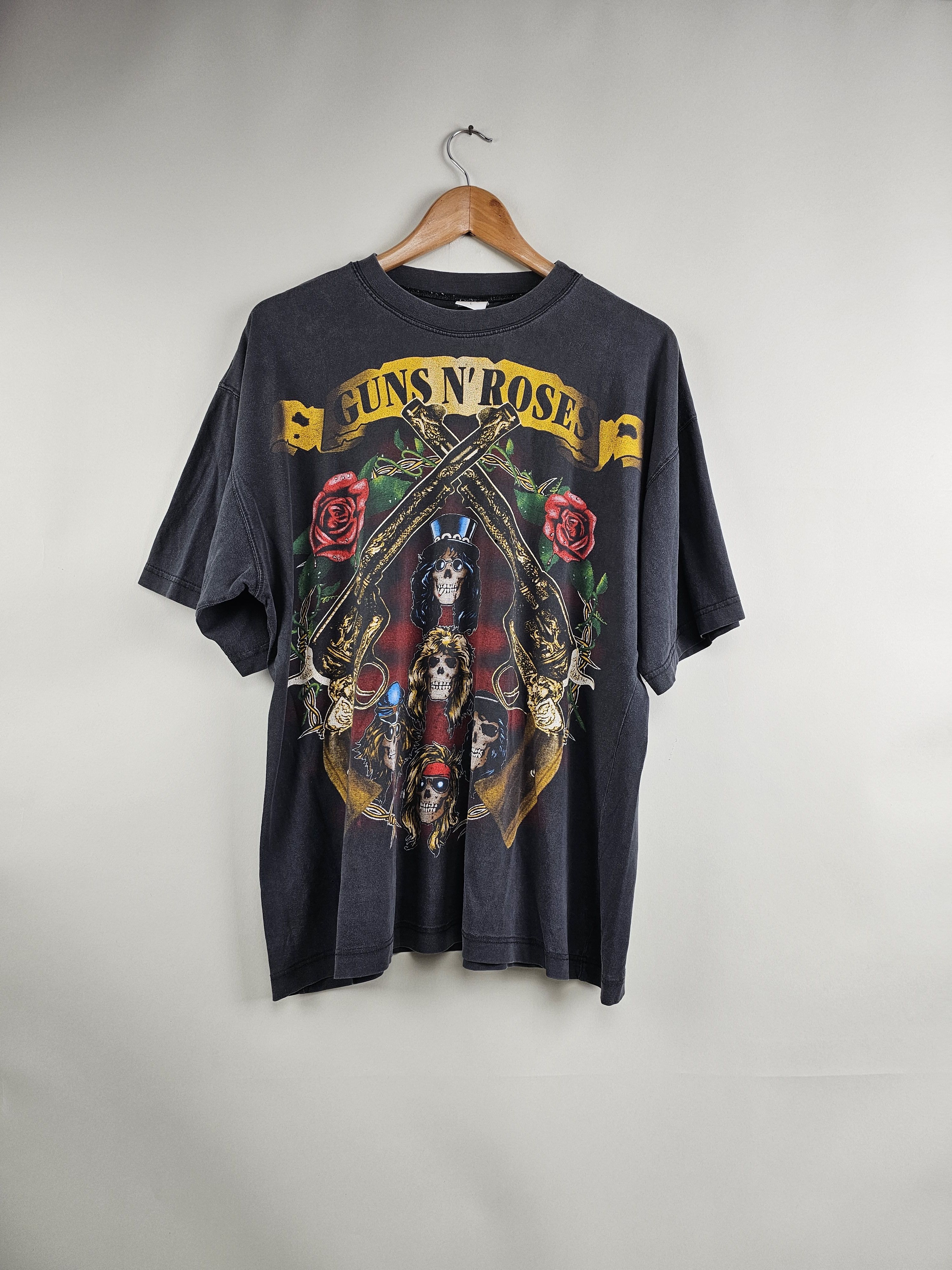 image of Band Tees x Guns N Roses 90's Guns N Roses Skulls L 23" 27.5" in Black, Men's (Size XL)