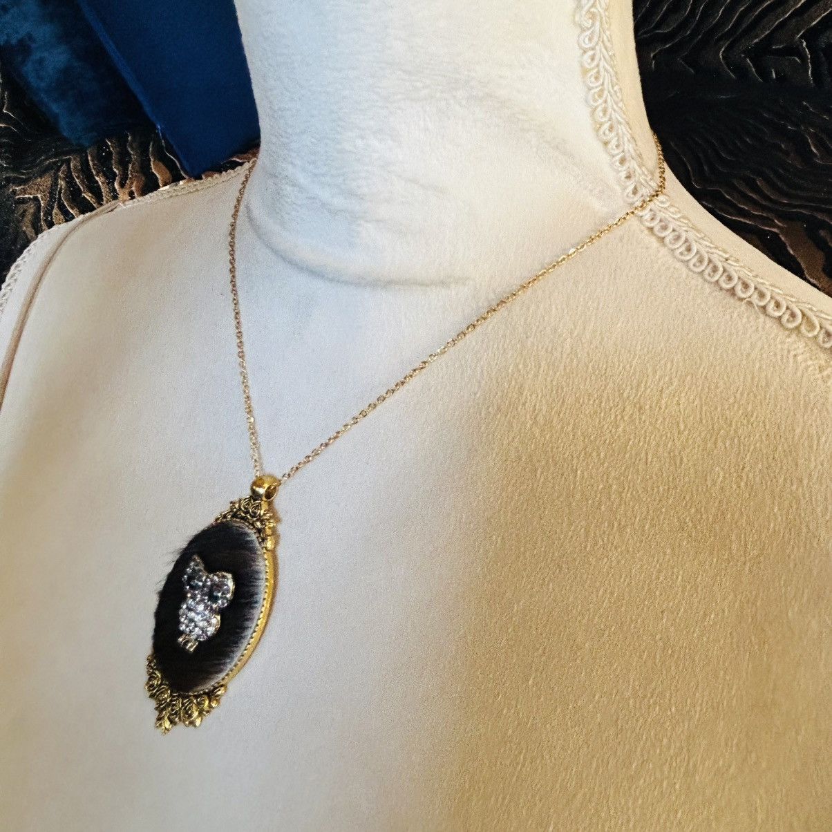 Handmade Handcrafted cowhide sparkle owl cameo pendant necklace Size ONE SIZE - 4 Thumbnail