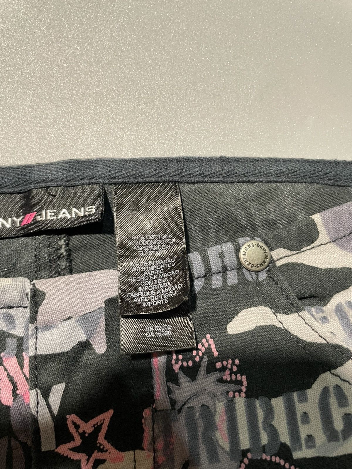 DKNY × Vintage Y2€ DKNY All Over Print Jeans Size 25" / US 0 / IT 36 - 5 Thumbnail