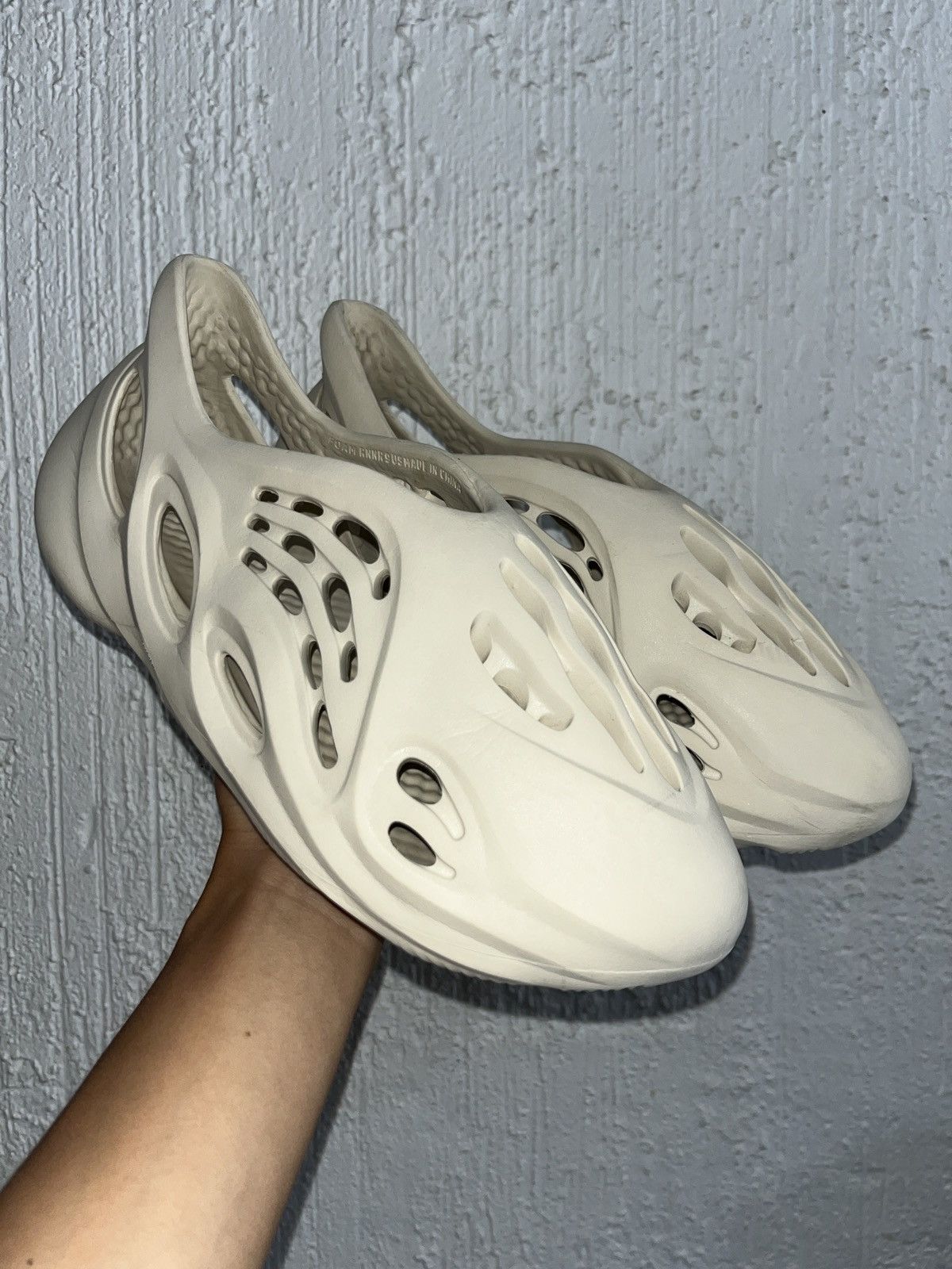 Yeezy Yeezy Foam Runner Sand Size US 9 / EU 42 - 1 Thumbnail