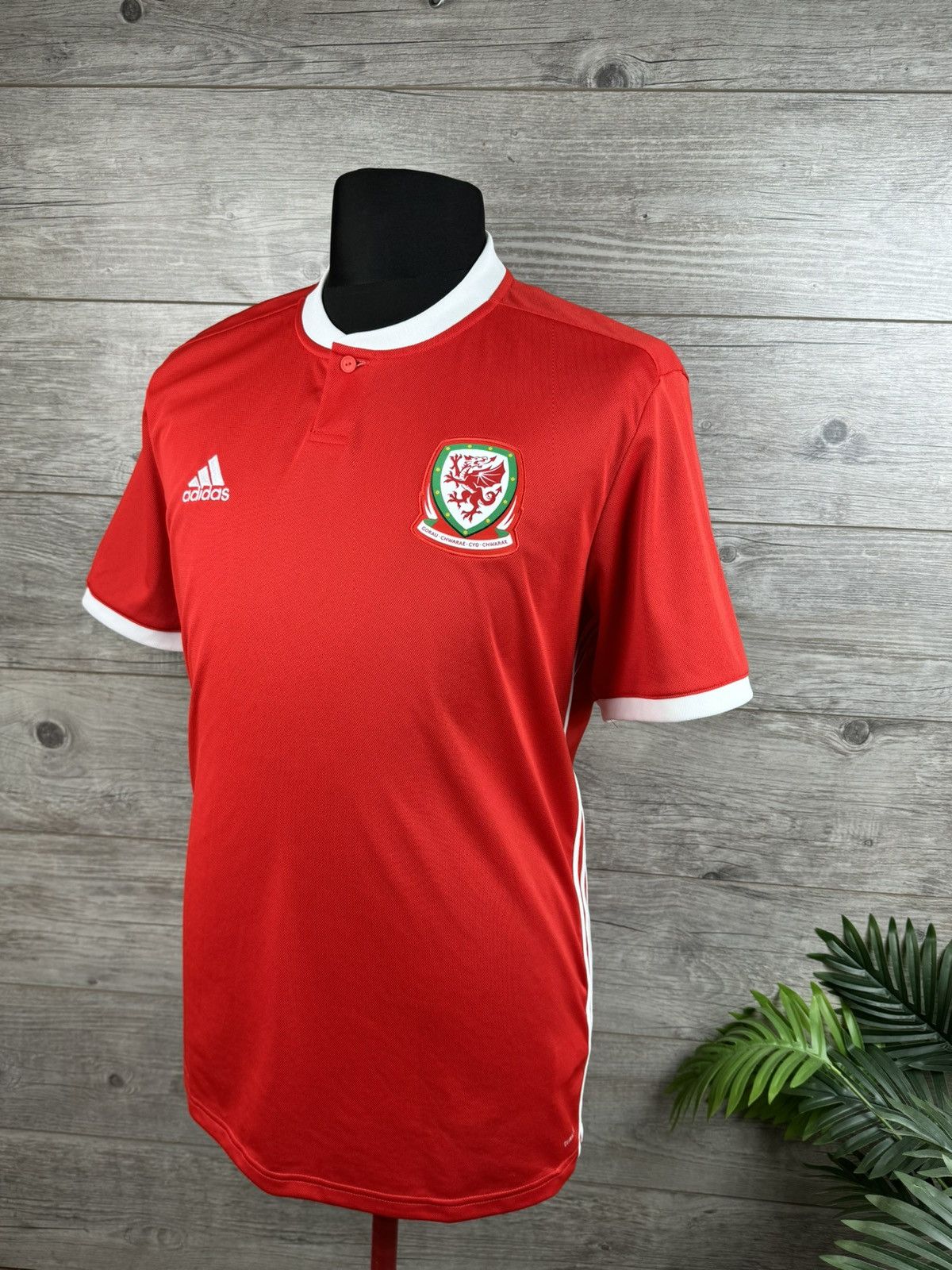 Adidas Adidas Wales Home 2018 Soccer Jersey size XL Size US XL / EU 56 / 4 - 3 Thumbnail