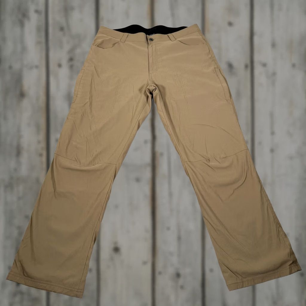 Eddie Bauer Eddie Bauer Pants Mens 36x30 Beige Fleece-Lined Straight Fit Outdoor Chino Casual Regular 36x30 Mens Beige Logo Pockets Zipper Belt Loops Vintage: No Size US 36 / EU 52 - 1 Thumbnail