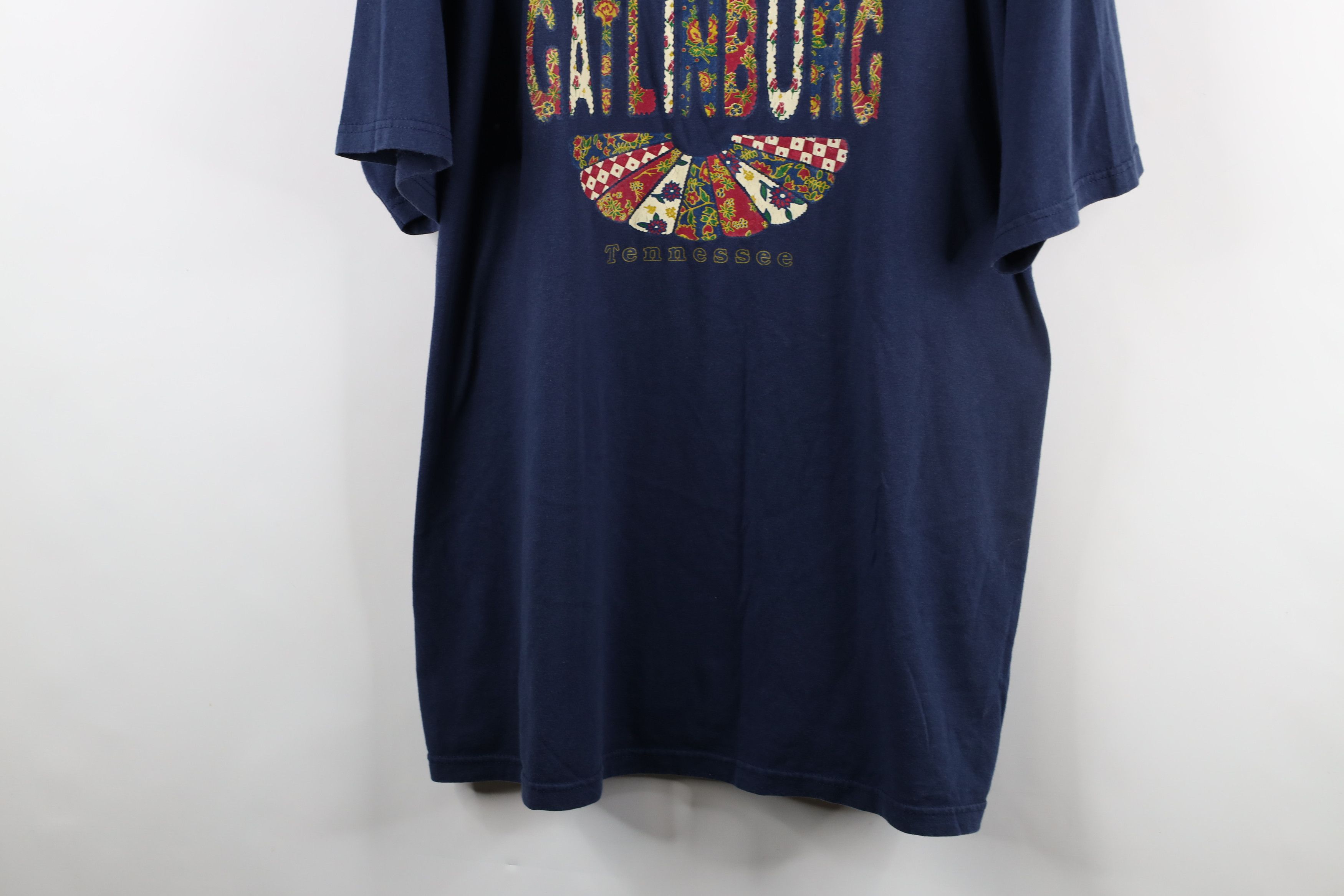 Vintage Vintage 90s Streetwear Tennessee Quilt Patch T-Shirt Size US XXL / EU 58 / 5 - 3 Thumbnail