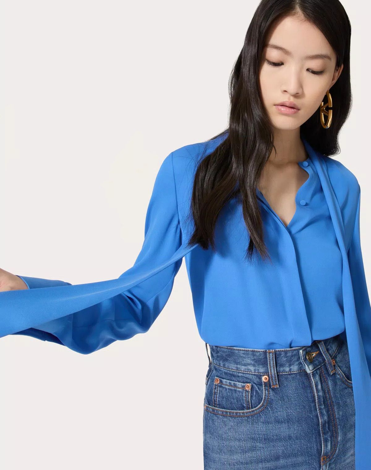 Valentino o1s1wg110426 Georgette Blouse in Blue Size XS / US 0-2 / IT 36-38 - 7 Thumbnail