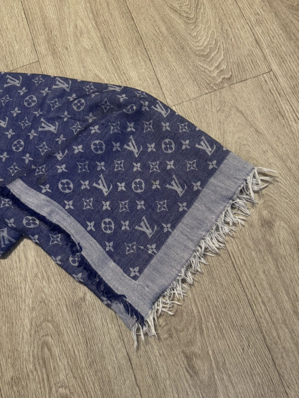 Louis Vuitton 🔷Vintage Louis Vuitton Silk Big Scarf🔷 Size ONE SIZE - 2 Thumbnail