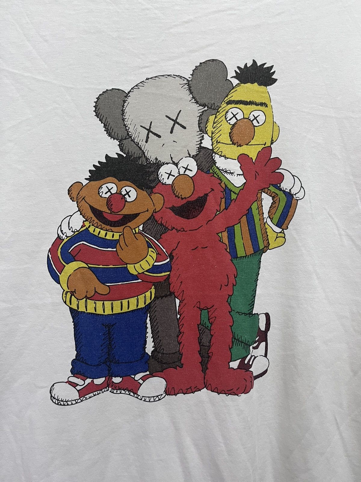 Kaws × Uniqlo Sesame Street Size M / US 6-8 / IT 42-44 - 2 Thumbnail