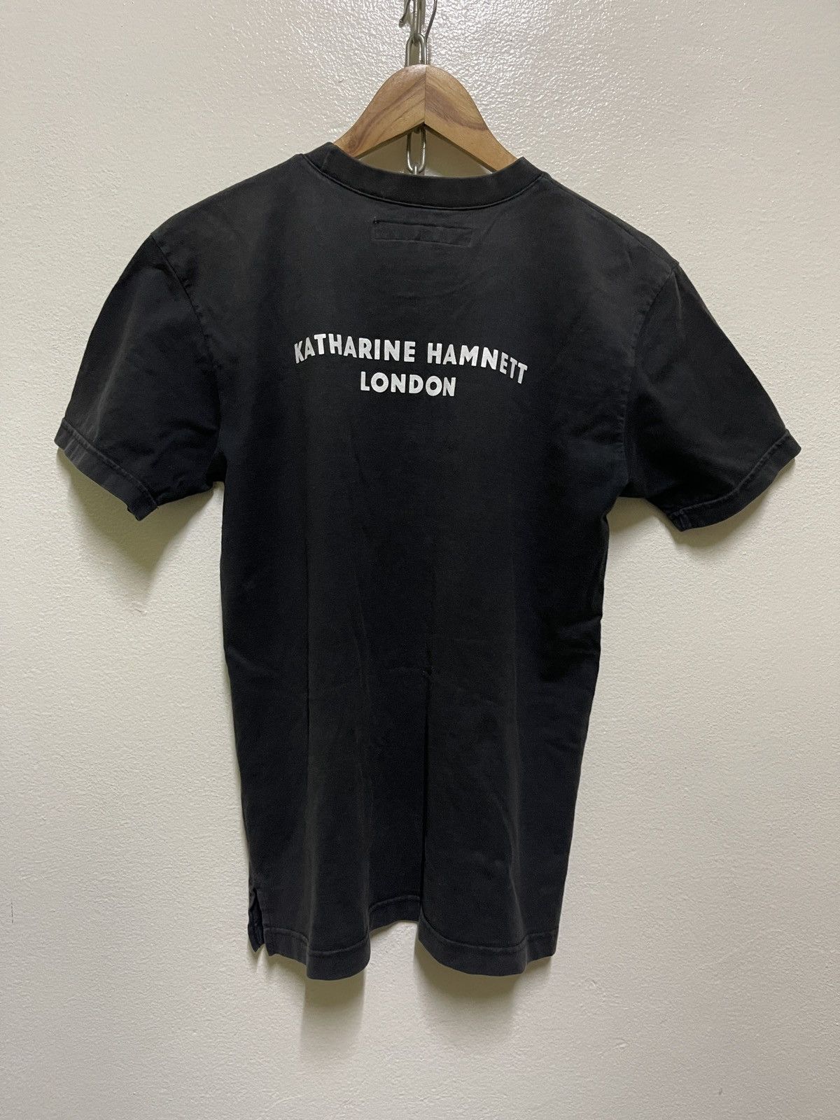 Katharine Hamnett London × Vintage Vintage Katharine Hamnett T Shirt Faded Size US M / EU 48-50 / 2 - 8 Thumbnail