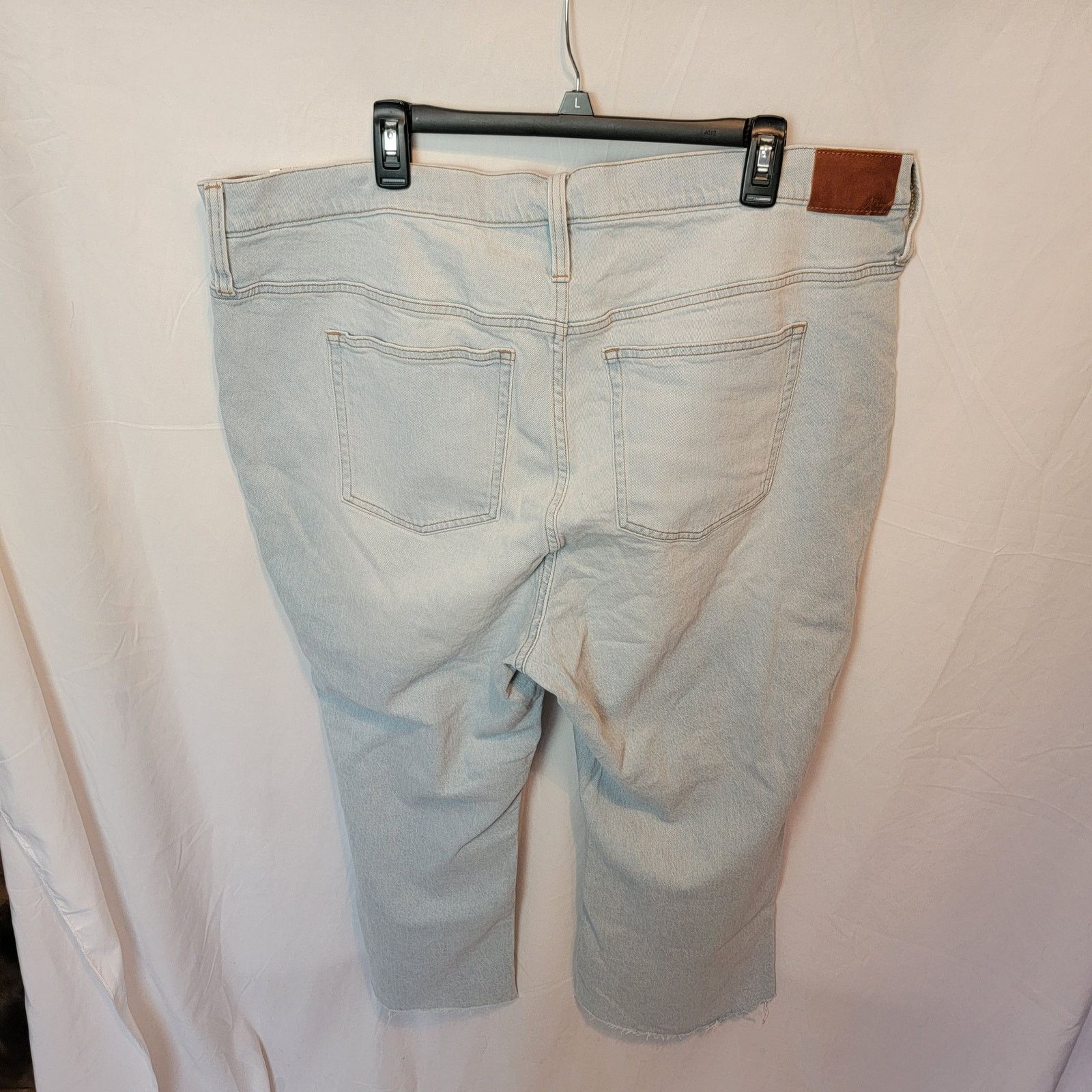 J.Crew J.Crew Light Wash Crop Bootcut Jeans Size 36 Size 36" / US 14 / IT 50 - 15 Thumbnail