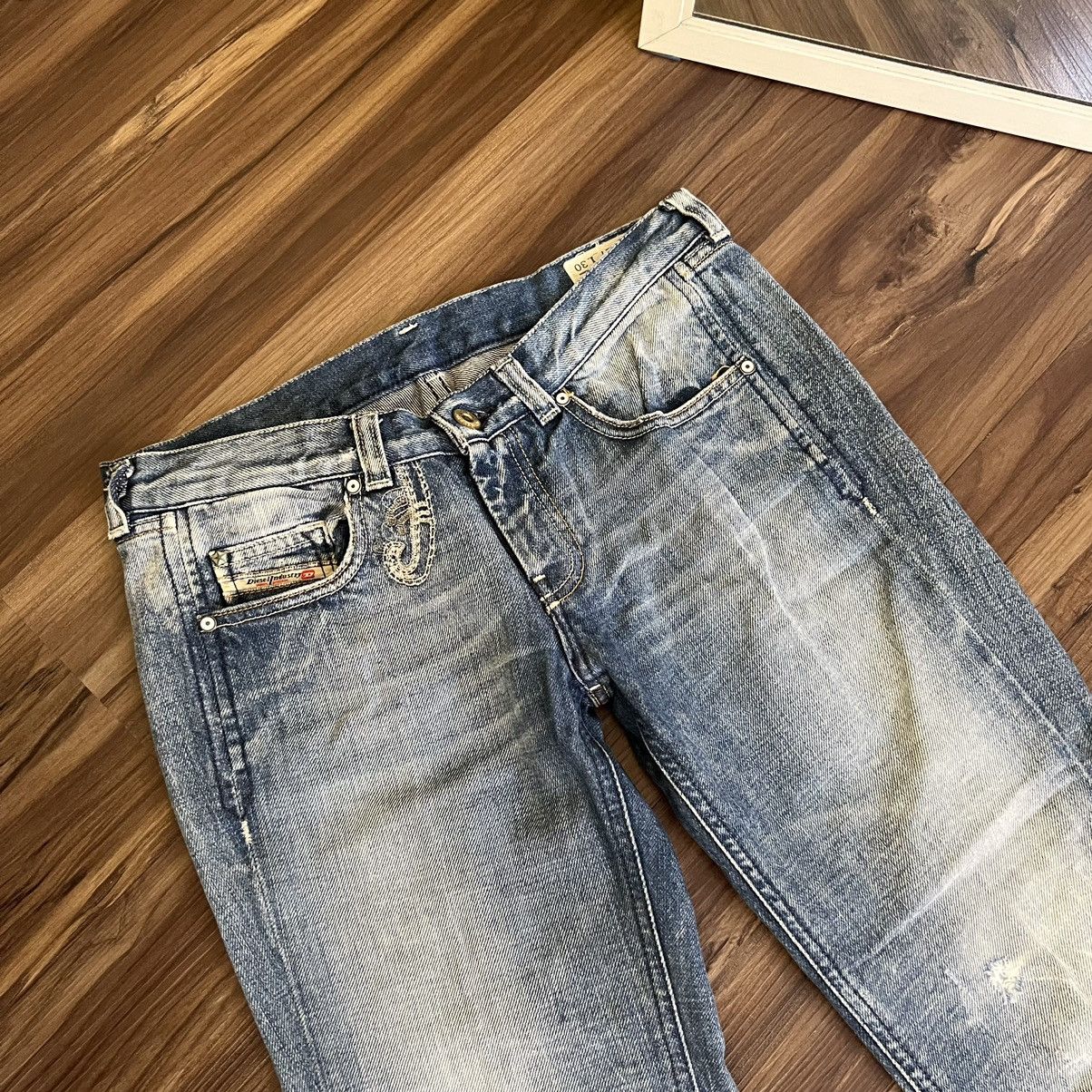 Diesel Diesel industry Doozy distressed blue wash jeans Size 27" / US 4 / IT 40 - 3 Thumbnail