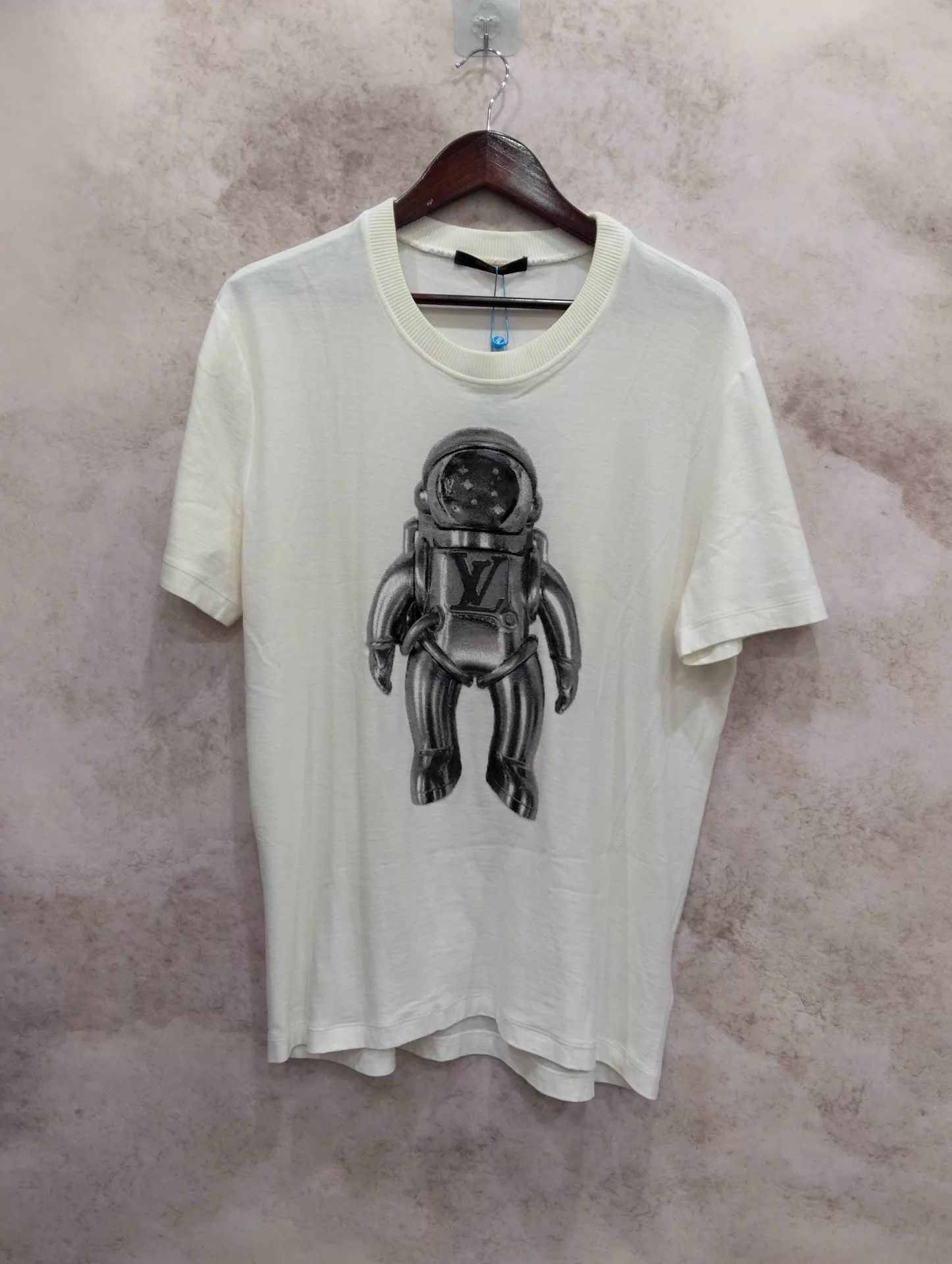 Louis Vuitton Louis Vuitton Astronaut Short Sleeve L 95 New Size US L / EU 52-54 / 3 - 1 Thumbnail