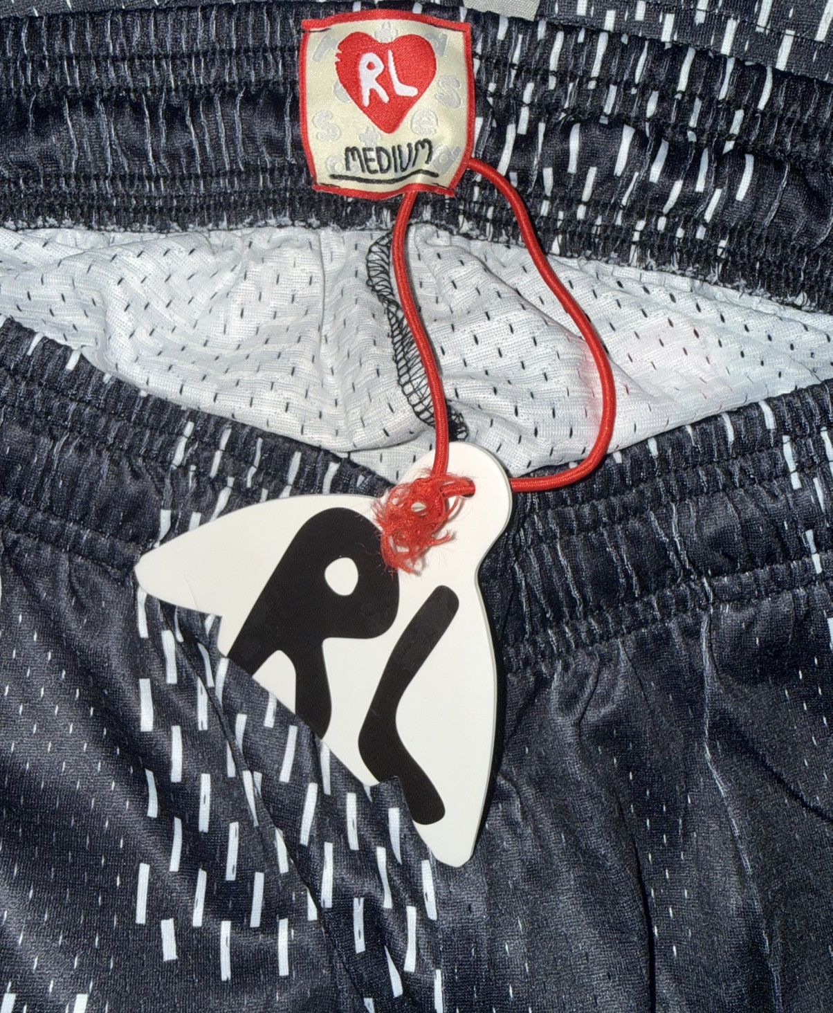 Other Red letters, basketball shorts, new medium Size US 32 / EU 48 - 3 Thumbnail