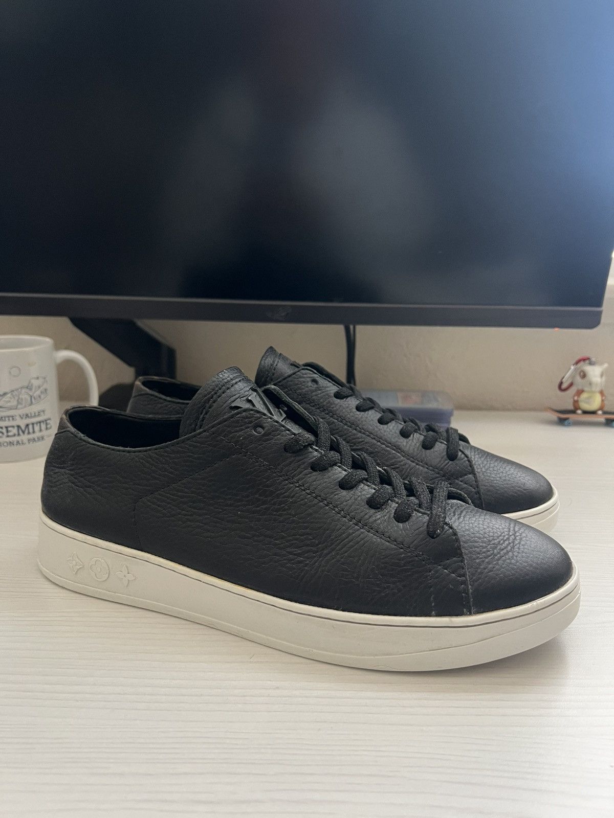Louis Vuitton Louis Vuitton Low Top Shoes Size US 8.5 / EU 41-42 - 1 Thumbnail