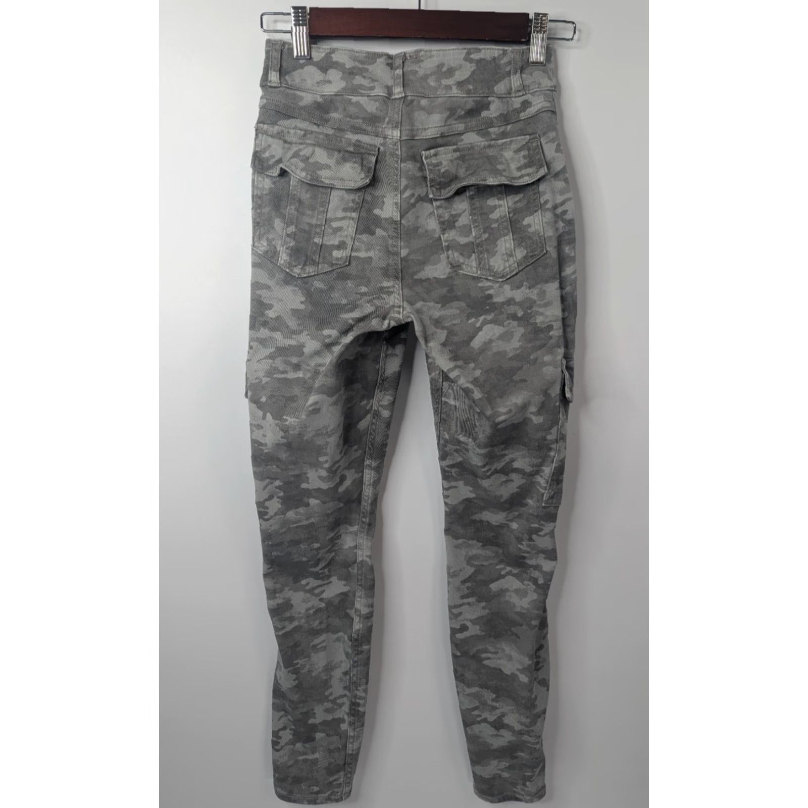 Spanx Spanx Stretch Twill Cargo Ankle Pants Gray Olive Camo Womens Small Petite 20311Q Slim Pockets Button Cargo Pants Size 28" / US 6 / IT 42 - 5 Thumbnail