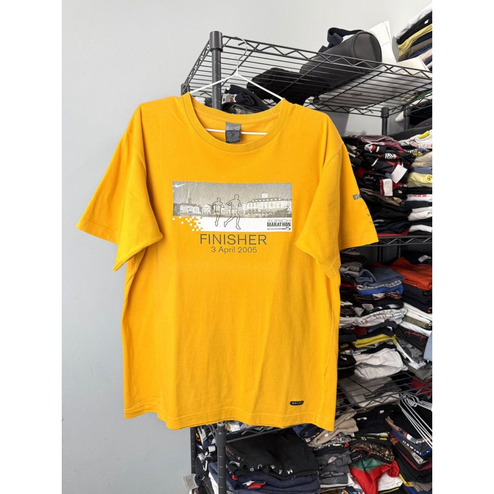 Nike 00’s Vintage Nike Marathon T Shirt Y2K Size US M / EU 48-50 / 2 - 1 Thumbnail