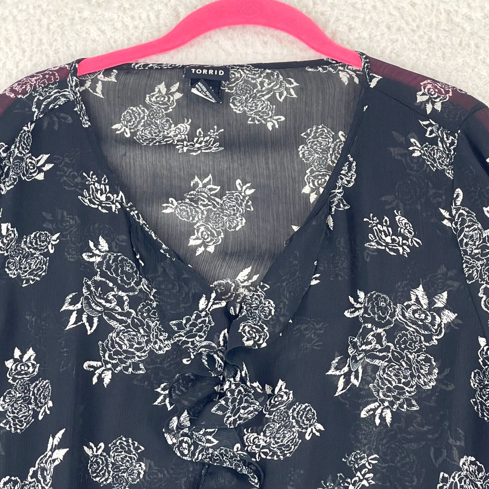 Torrid Torrid Black Floral Print Chiffon V-Neck Shirt Womens 3/4 Sleeve Plus Size 2X Size XXL / US 16-18 / IT 52-54 - 2 Thumbnail