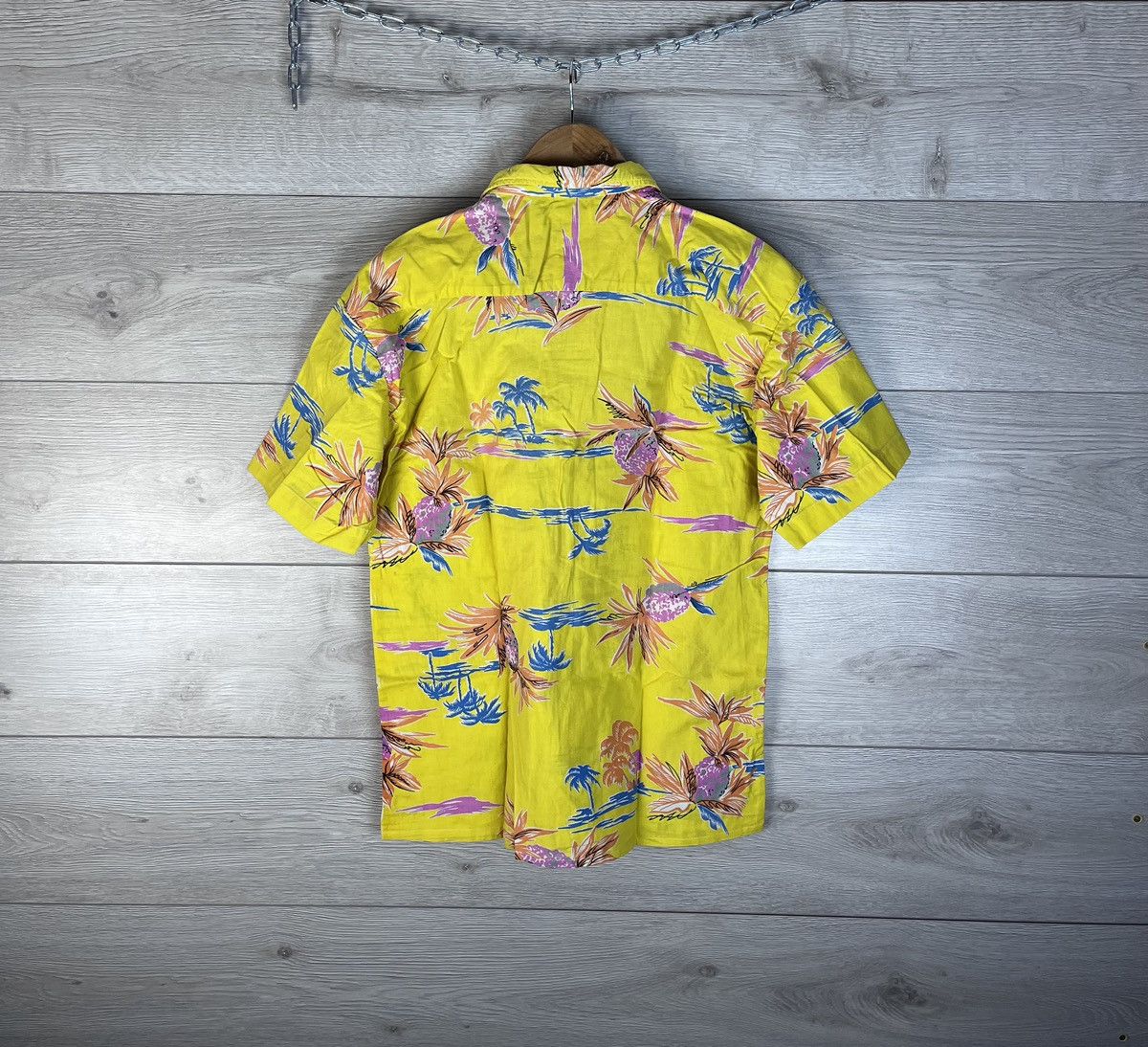 Vintage Vintage Mens Hawaiian Button Down Shirt size M Size US M / EU 48-50 / 2 - 10 Thumbnail