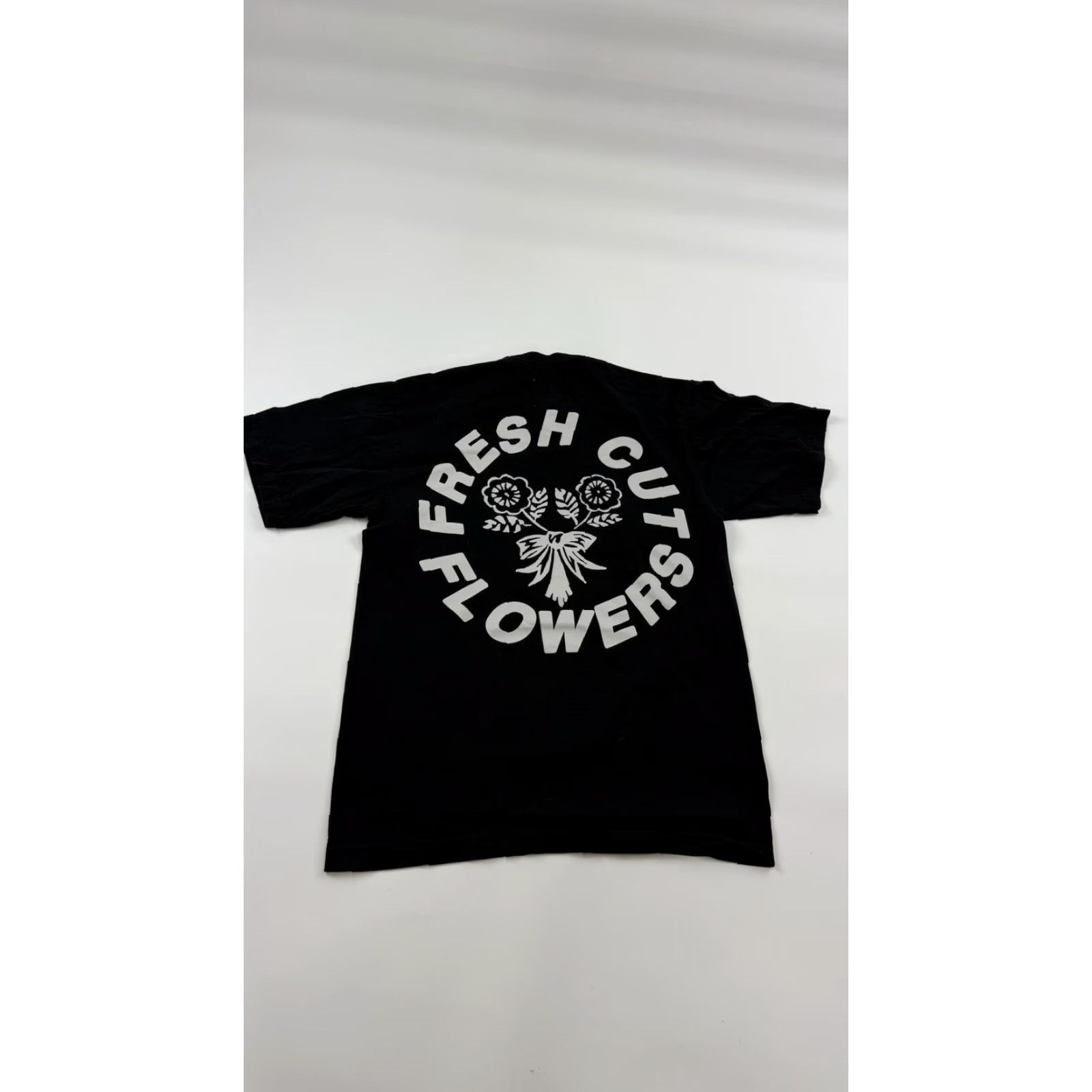 Vintage FRESH CUT FLOWERS Shirt Mens Small Black Graphic Tee Floral Print Streetwear Skate Crew Neck Short Sleeve - Adult Small Mens Size US S / EU 44-46 / 1 - 4 Thumbnail