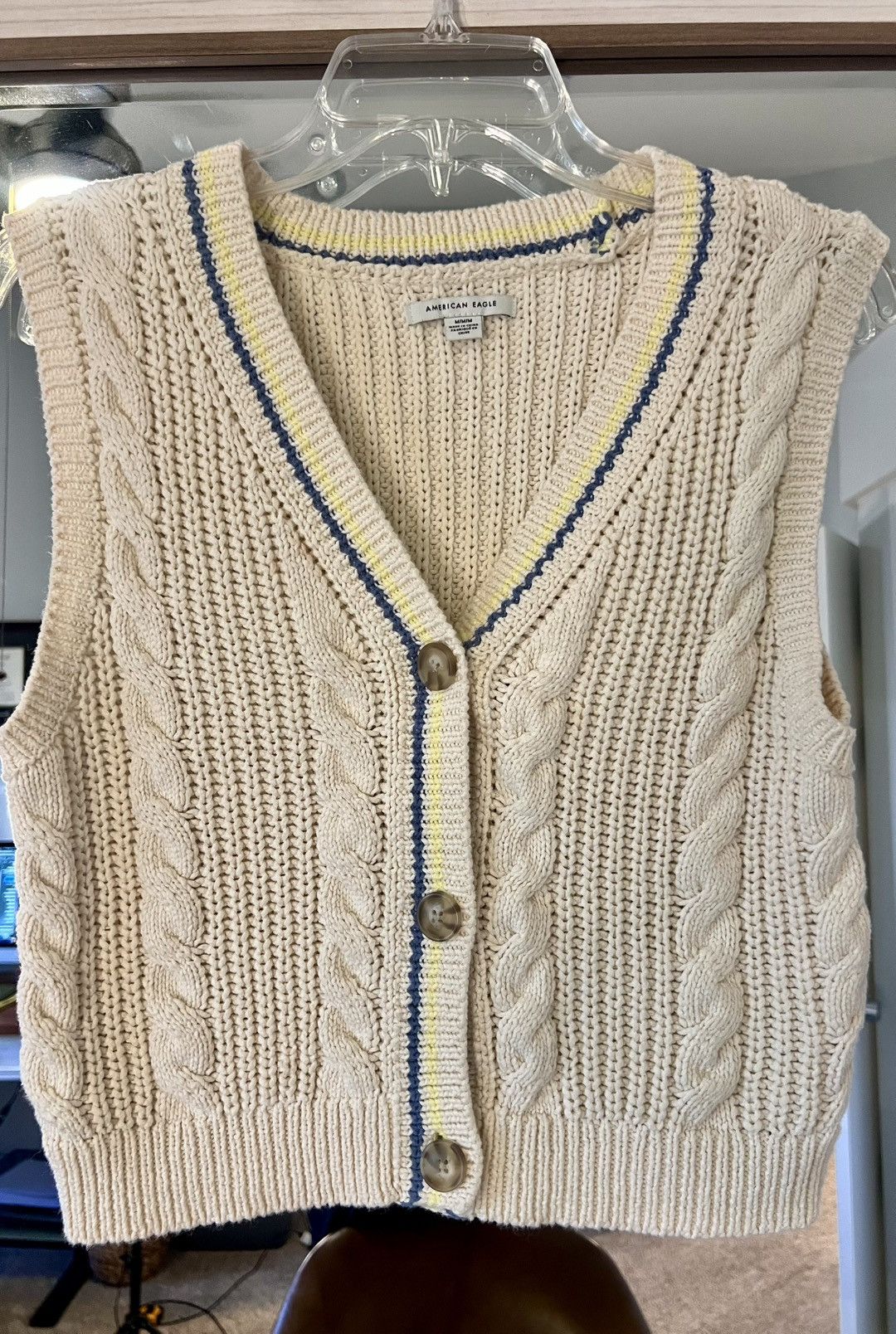 American Eagle Outfitters American Eagle Cable Knit Sweater Vest size Medium Size M / US 6-8 / IT 42-44 - 1 Thumbnail