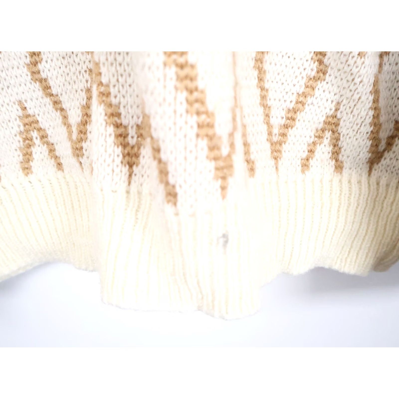 Vintage VINTAGE Boundary Waters Cardigan Womens Medium Ivory Diamond Pattern Sweater 90s Retro Geometric Knit Wool Blend V-Neck Long Sleeve Size M / US 6-8 / IT 42-44 - 5 Thumbnail