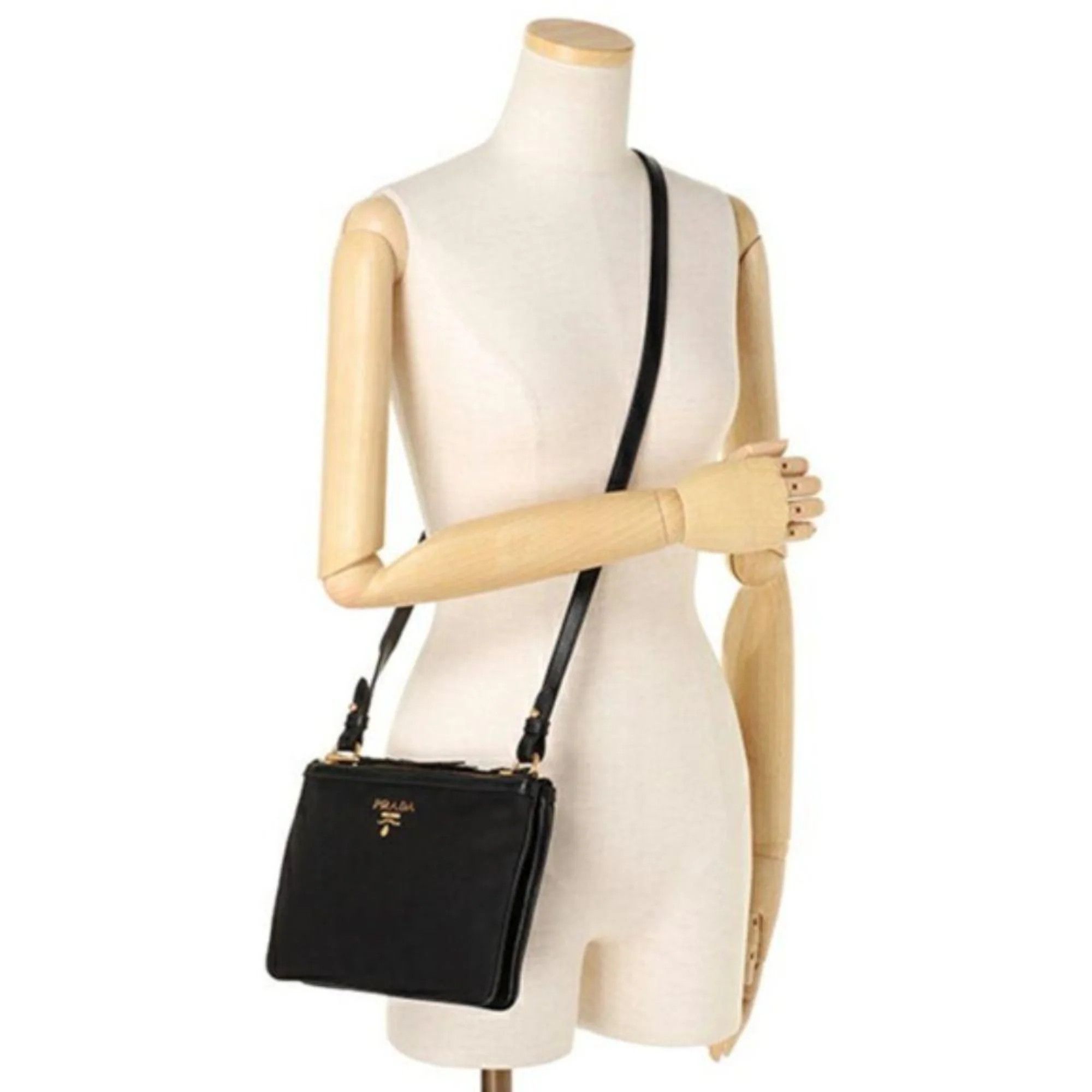 Prada o1srvl11e0624 Size: OS / Shoulder Bag in Black Size ONE SIZE - 8 Thumbnail